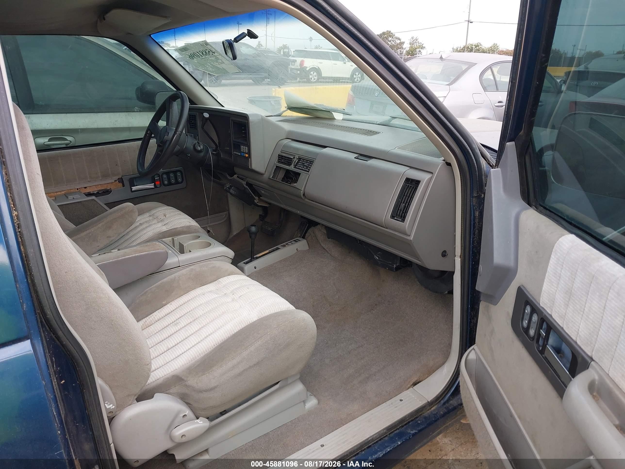 1994 Chevrolet Gmt-400 K1500 Dark Blue vin: 2GCEK19KXR1144893