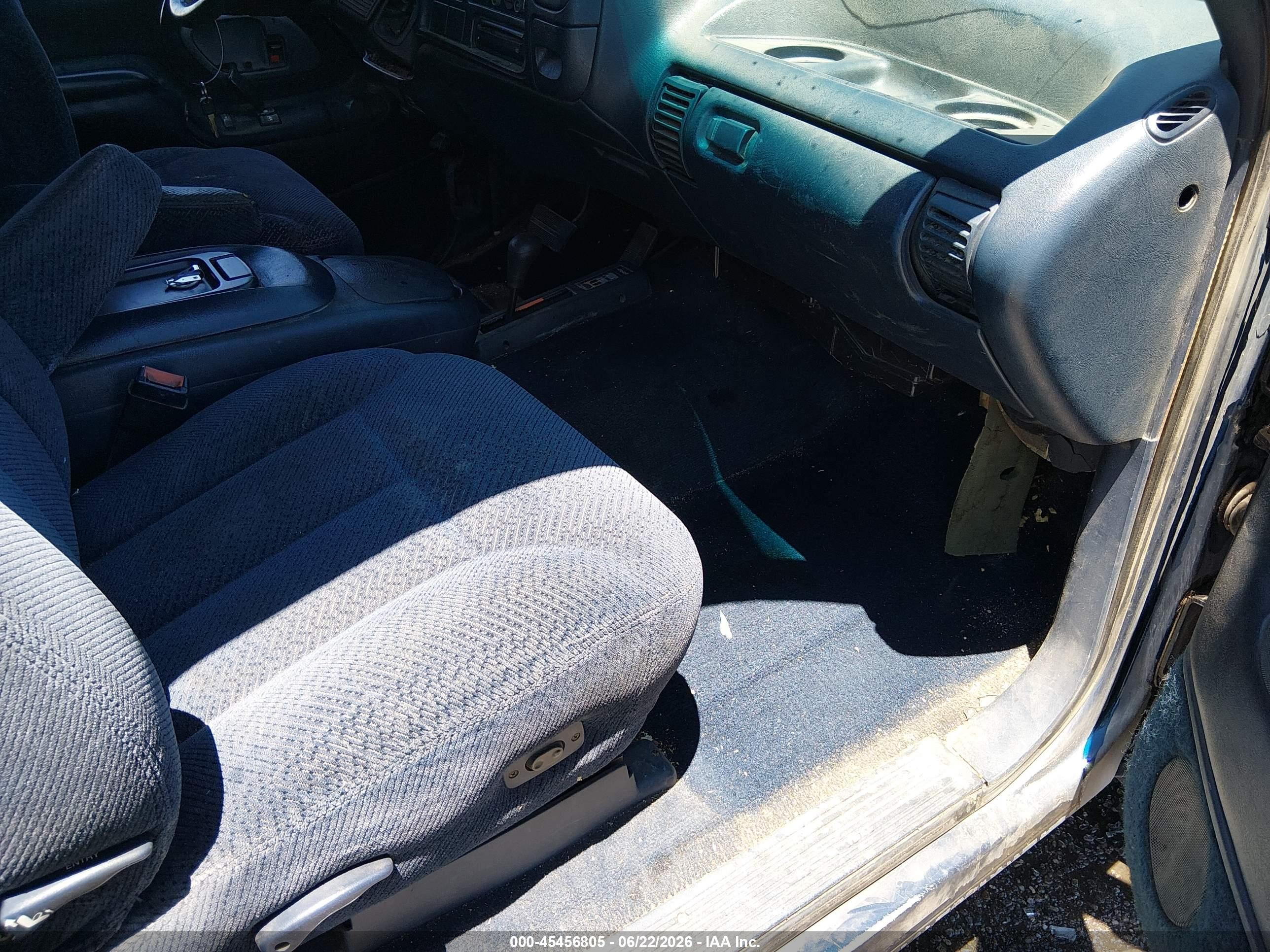 1995 Chevrolet Gmt-400 K1500 Blue vin: 2GCEK19KXS1150702