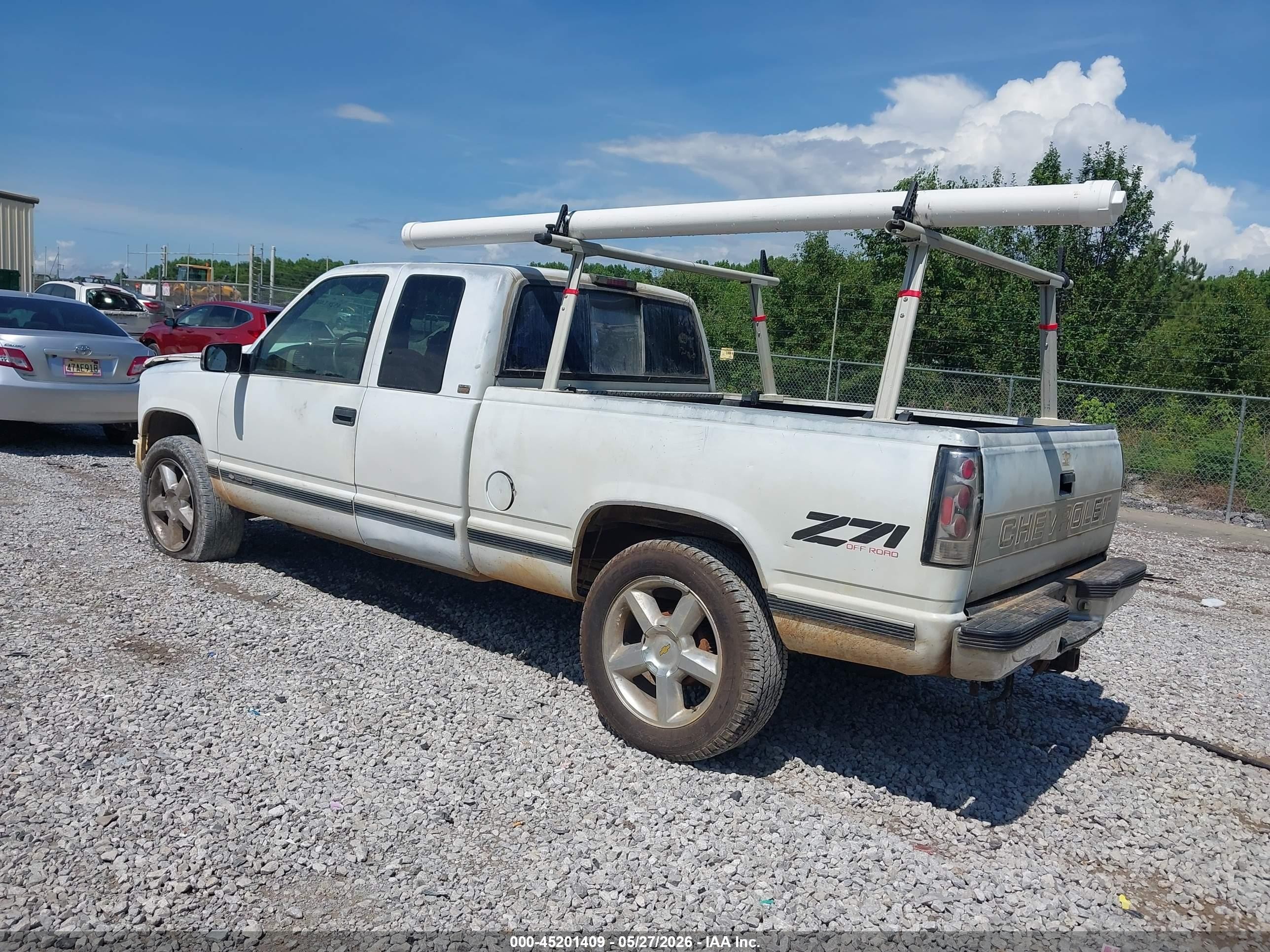 1995 Chevrolet Gmt-400 K1500 White vin: 2GCEK19KXS1193856