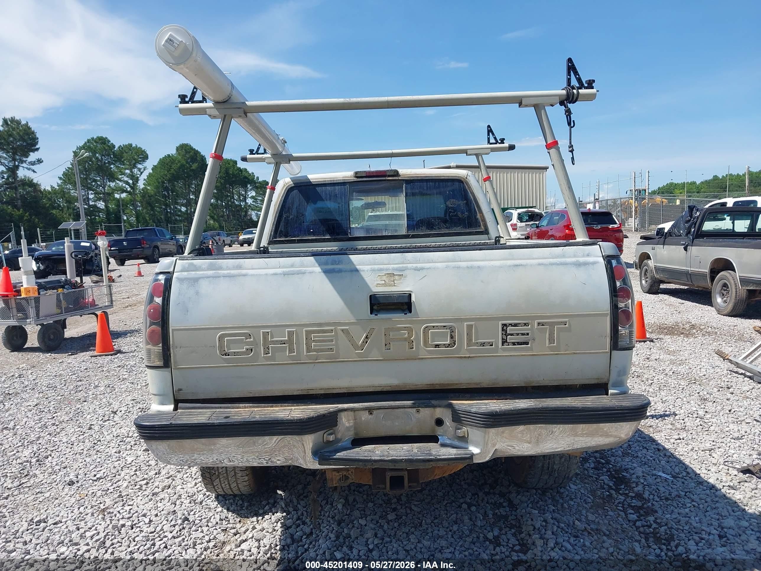 1995 Chevrolet Gmt-400 K1500 White vin: 2GCEK19KXS1193856