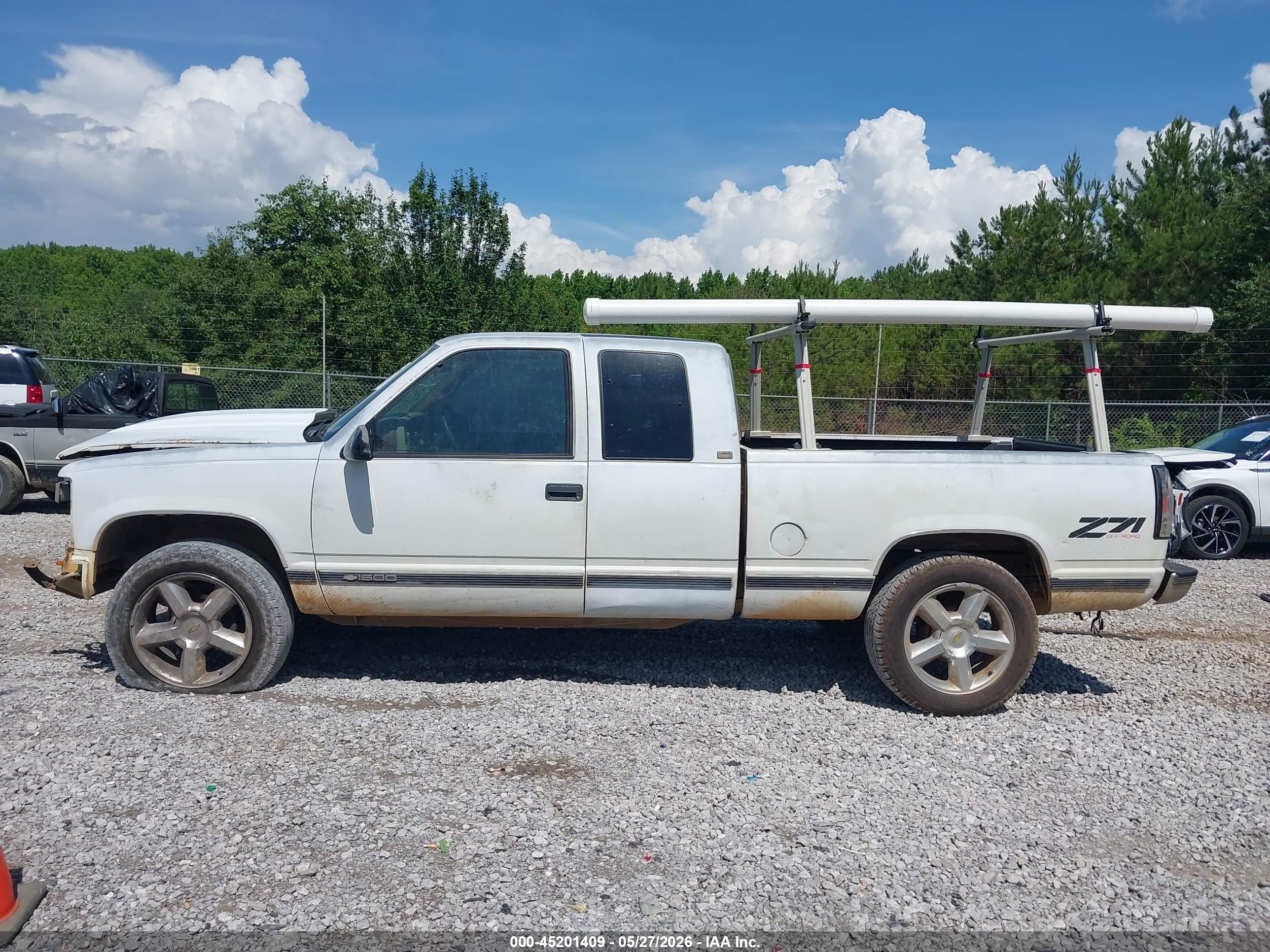 1995 Chevrolet Gmt-400 K1500 White vin: 2GCEK19KXS1193856