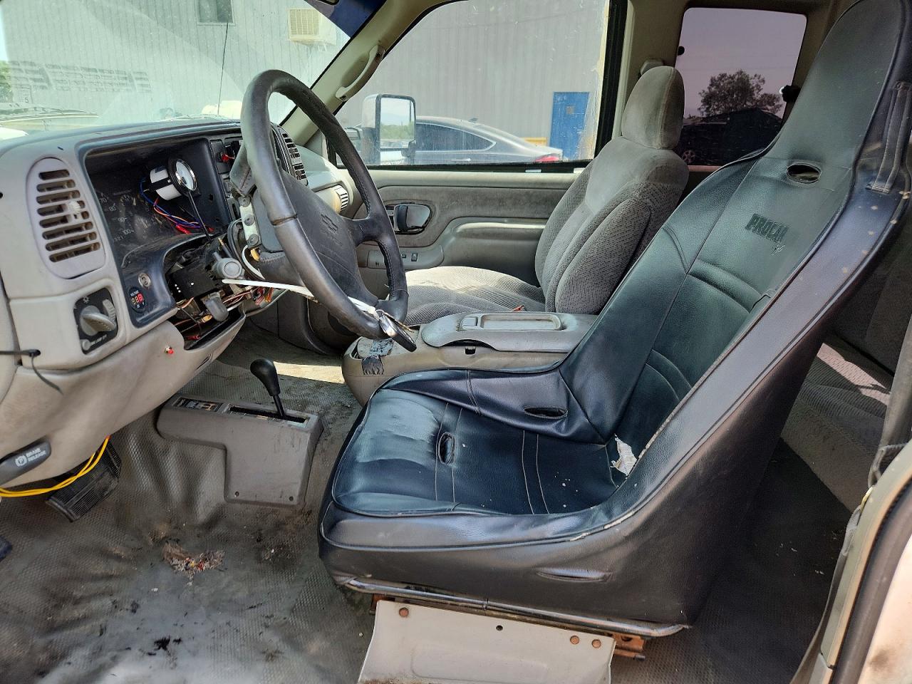 1995 Chevrolet Gmt-400 K1500 White vin: 2GCEK19KXS1269012