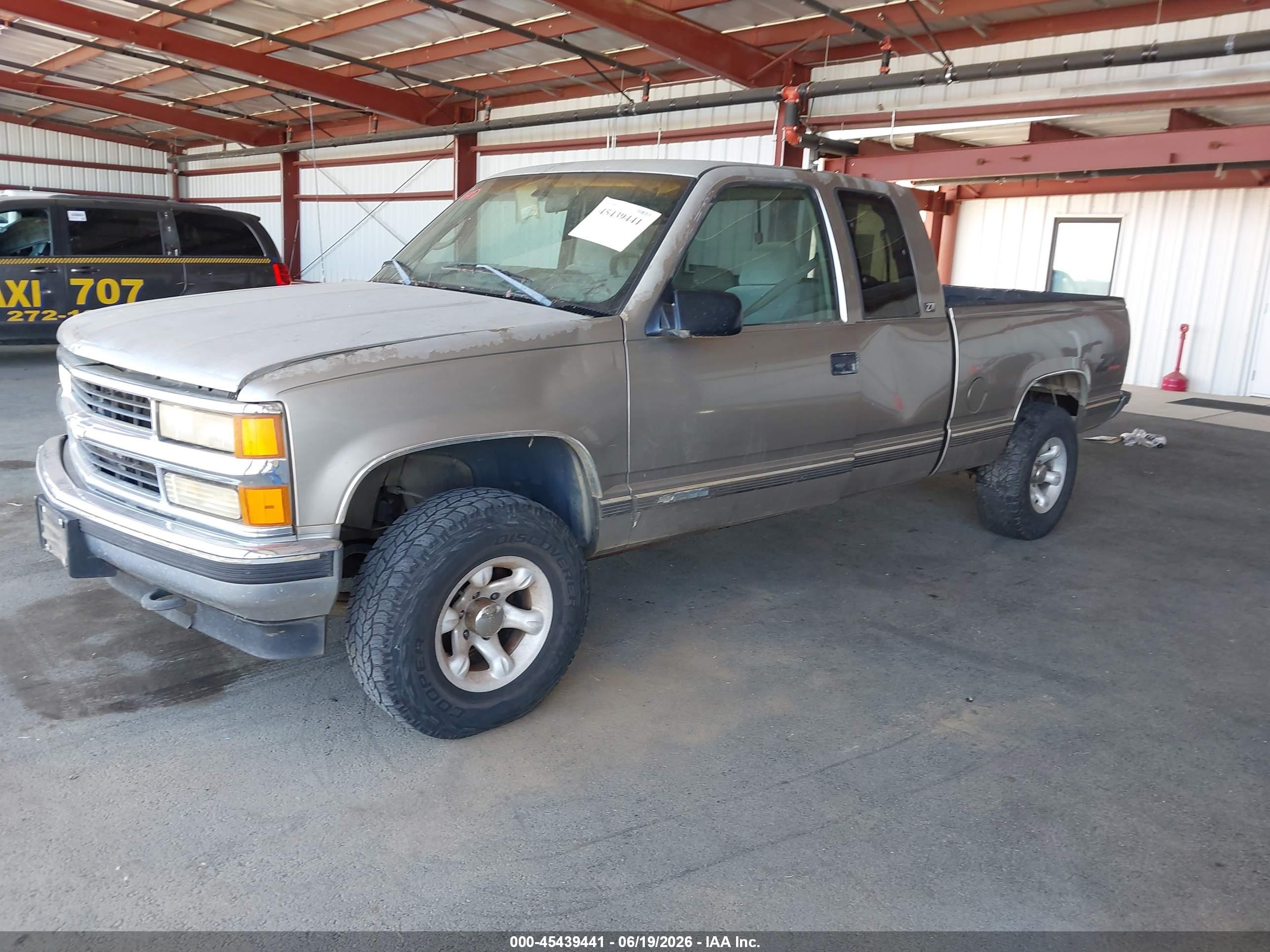 1998 Chevrolet C/k 1500 Fleetside Gold vin: 2GCEK19M6W1125559
