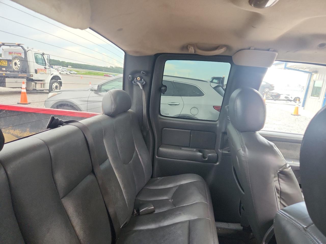 2003 Chevrolet Silverado K1500 Red vin: 2GCEK19N431304395