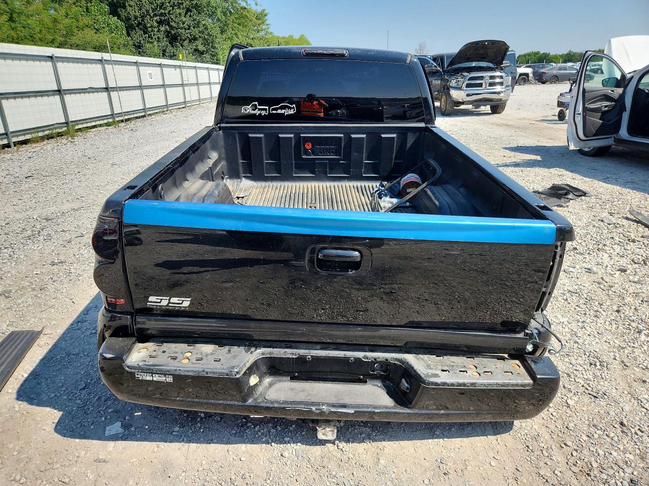 2003 Chevrolet Silverado K1500 Black vin: 2GCEK19N731387949
