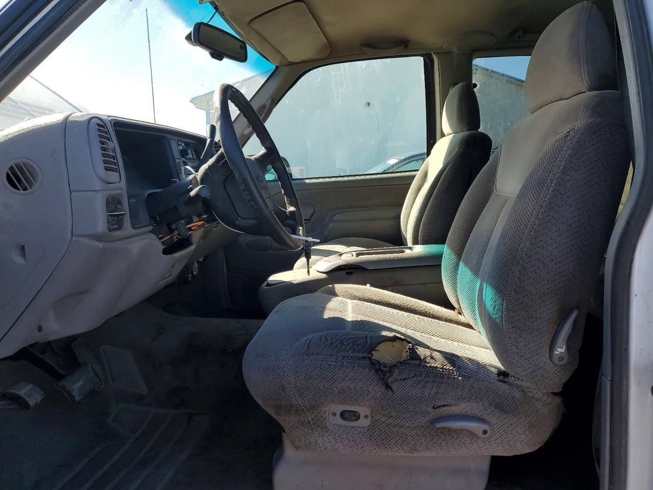 1996 Chevrolet Silverado 1500 White vin: 2GCEK19R0T1237846