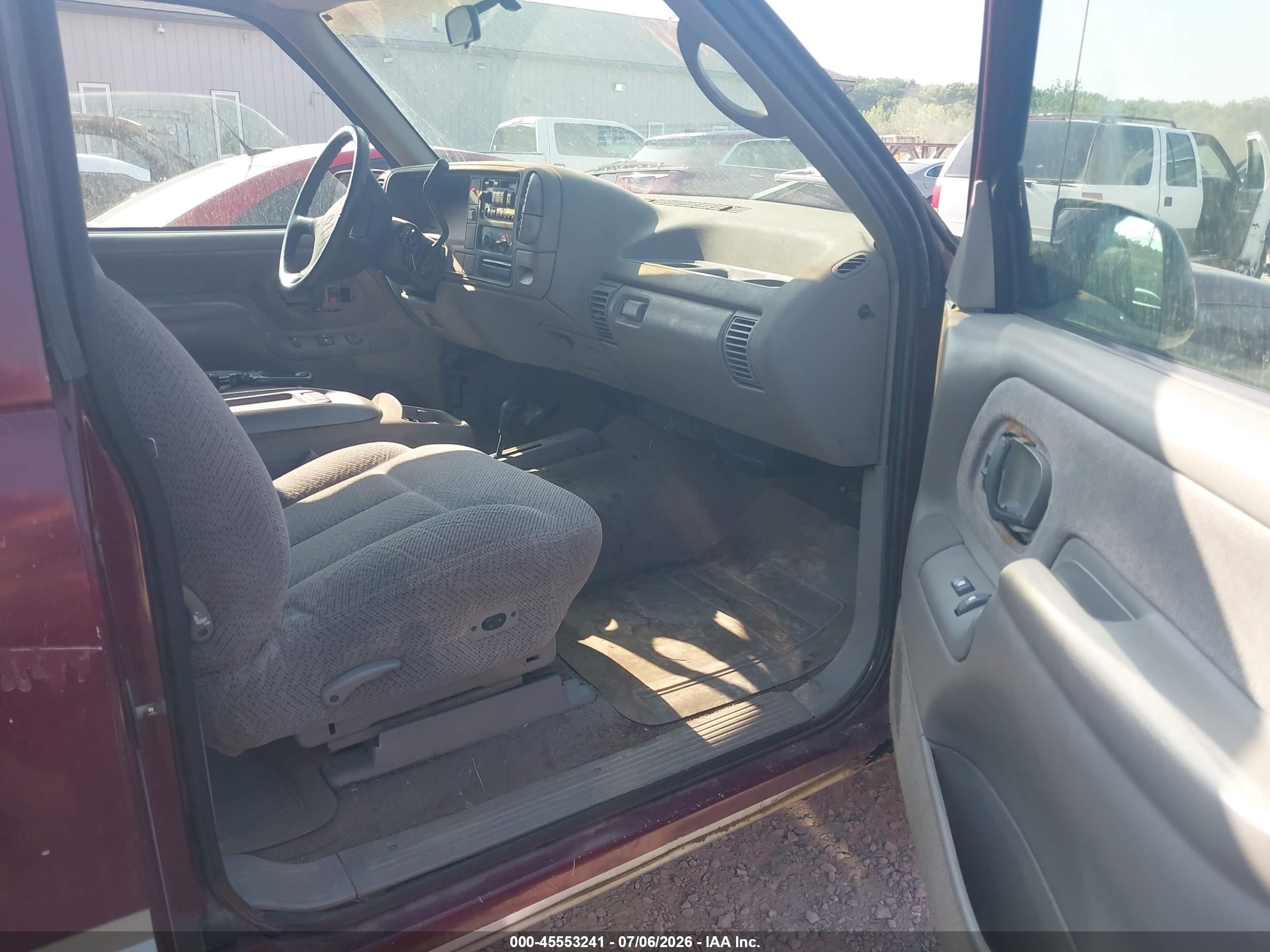 1996 Chevrolet Gmt-400 K1500 Maroon vin: 2GCEK19R0T1240584