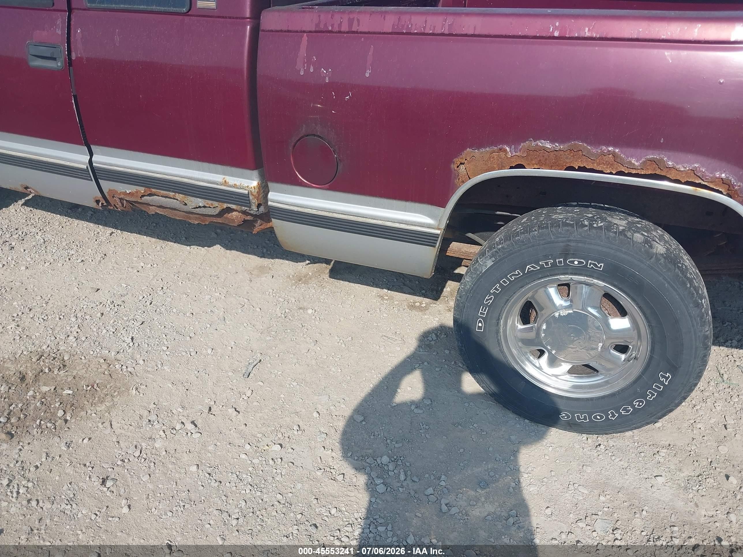 1996 Chevrolet Gmt-400 K1500 Maroon vin: 2GCEK19R0T1240584