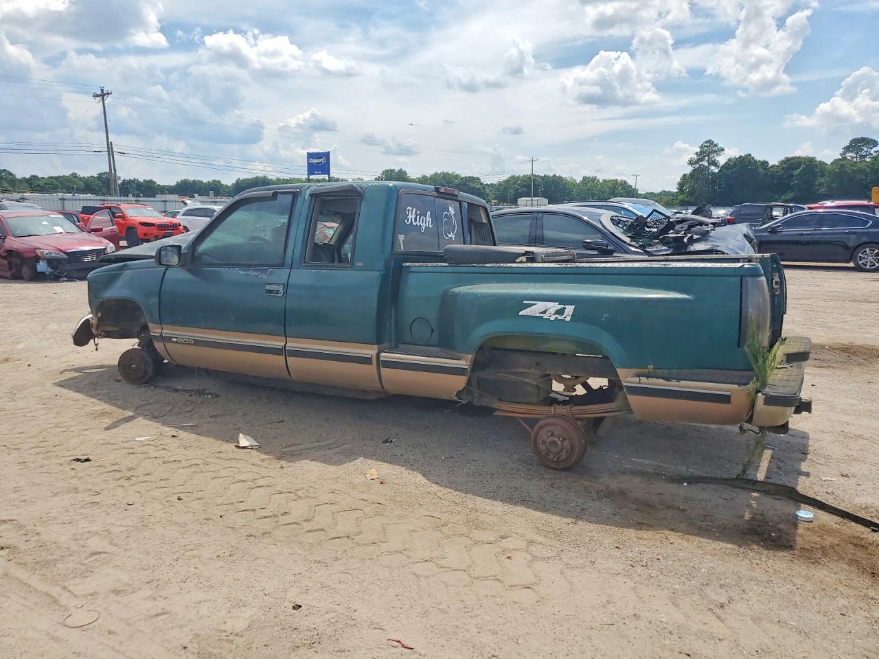 1997 Chevrolet Gmt-400 K1500 Two Tone vin: 2GCEK19R0V1207684