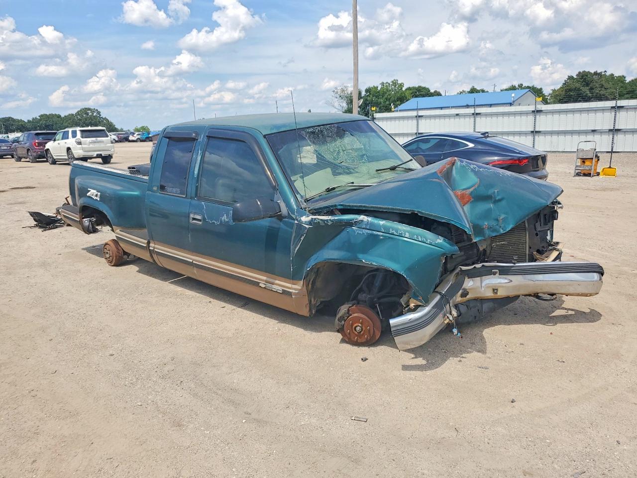1997 Chevrolet Gmt-400 K1500 Two Tone vin: 2GCEK19R0V1207684