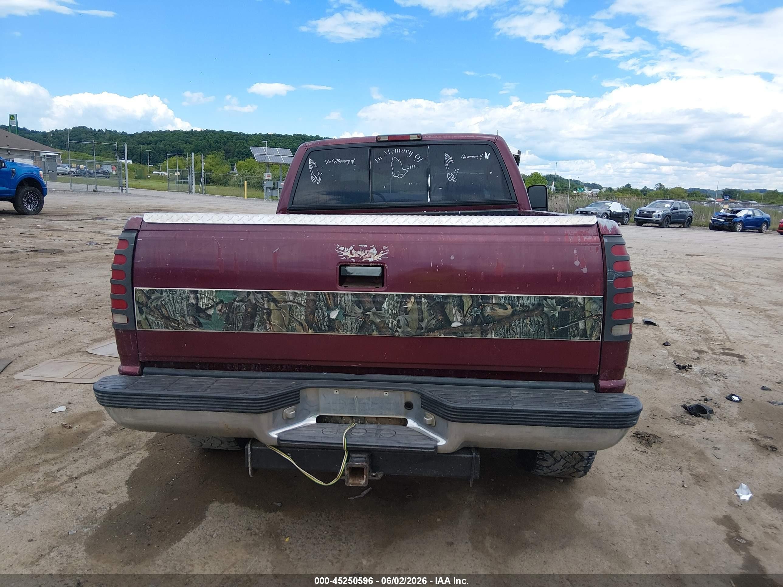 1996 Chevrolet Gmt-400 K1500 Maroon vin: 2GCEK19R1T1216875