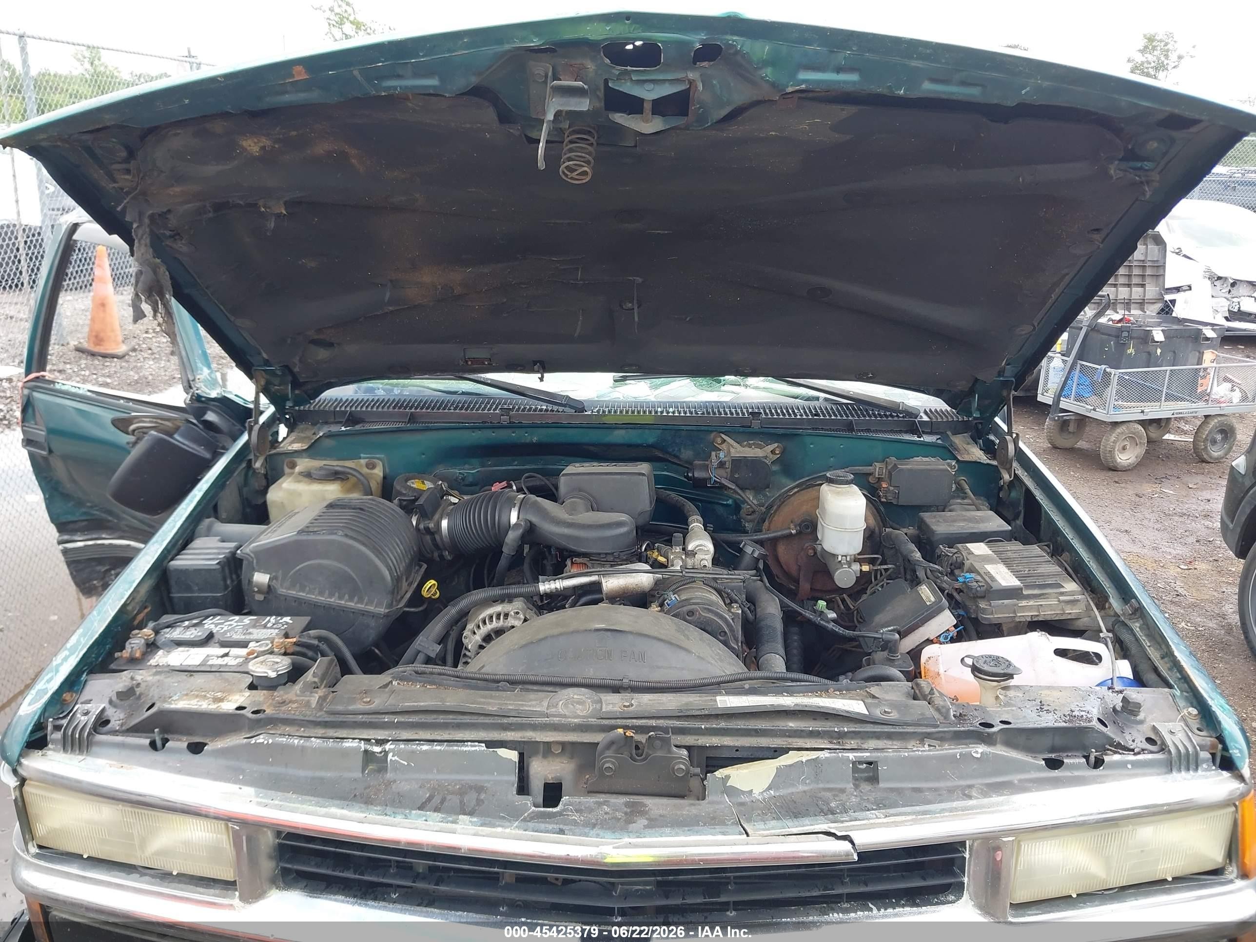 1998 Chevrolet C/k 1500 Fleetside Green vin: 2GCEK19R1W1170873