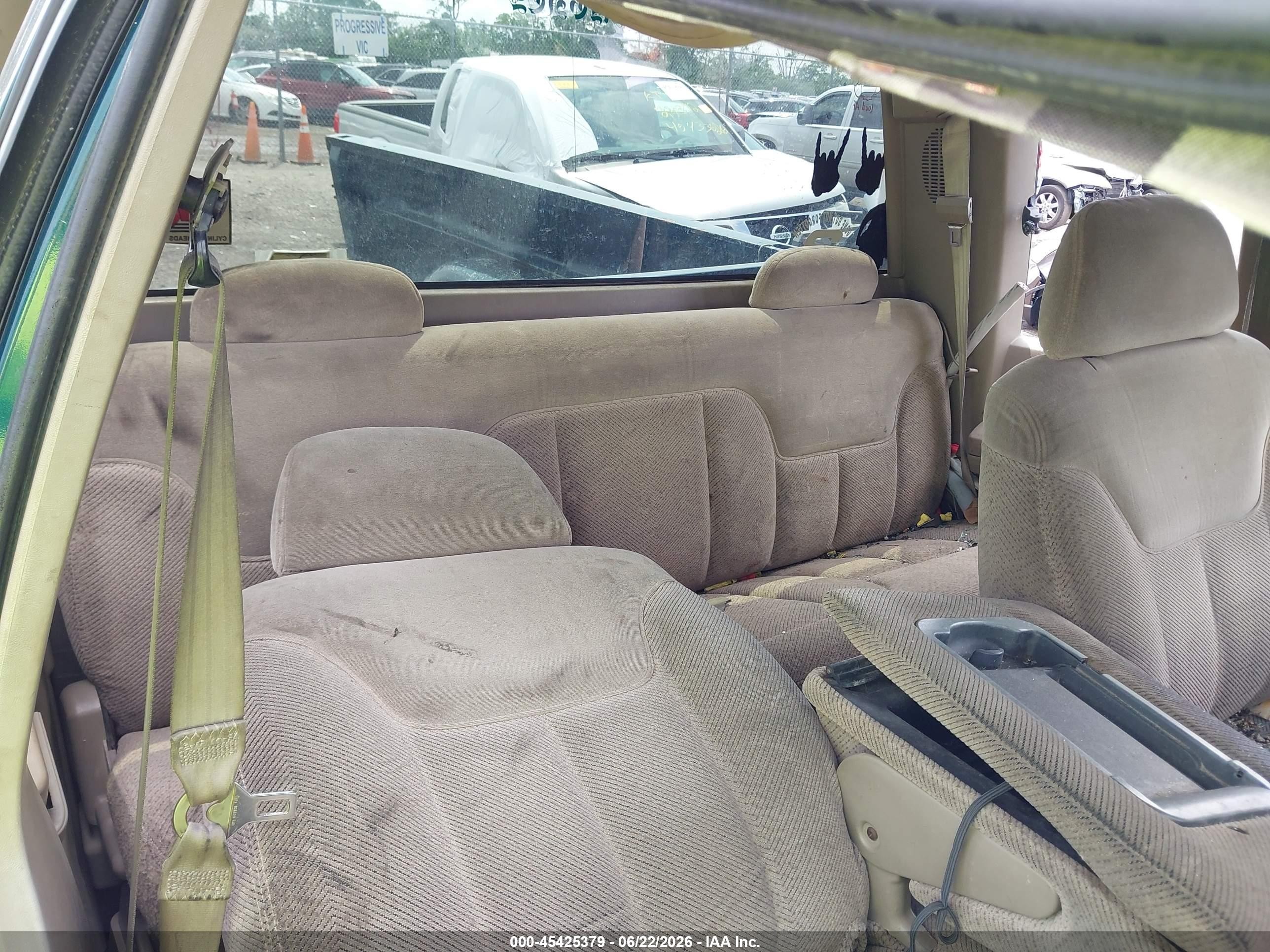 1998 Chevrolet C/k 1500 Fleetside Green vin: 2GCEK19R1W1170873