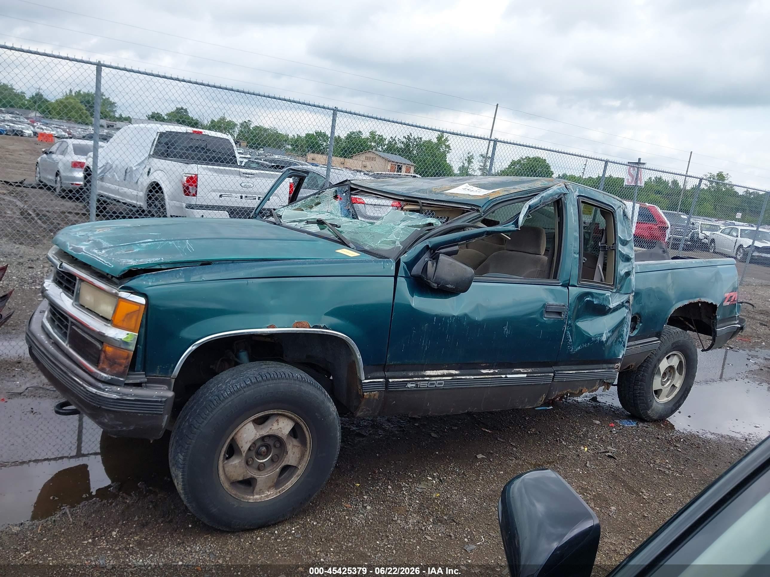 1998 Chevrolet C/k 1500 Fleetside Green vin: 2GCEK19R1W1170873
