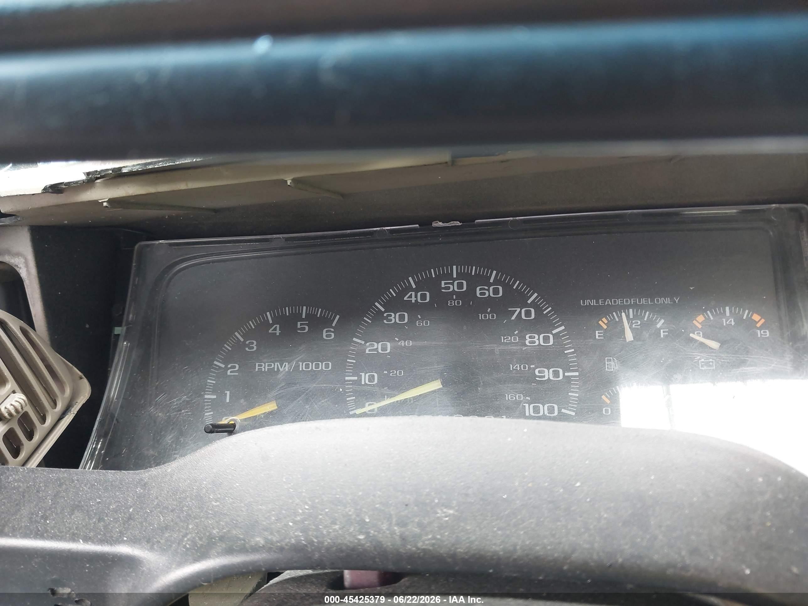 1998 Chevrolet C/k 1500 Fleetside Green vin: 2GCEK19R1W1170873