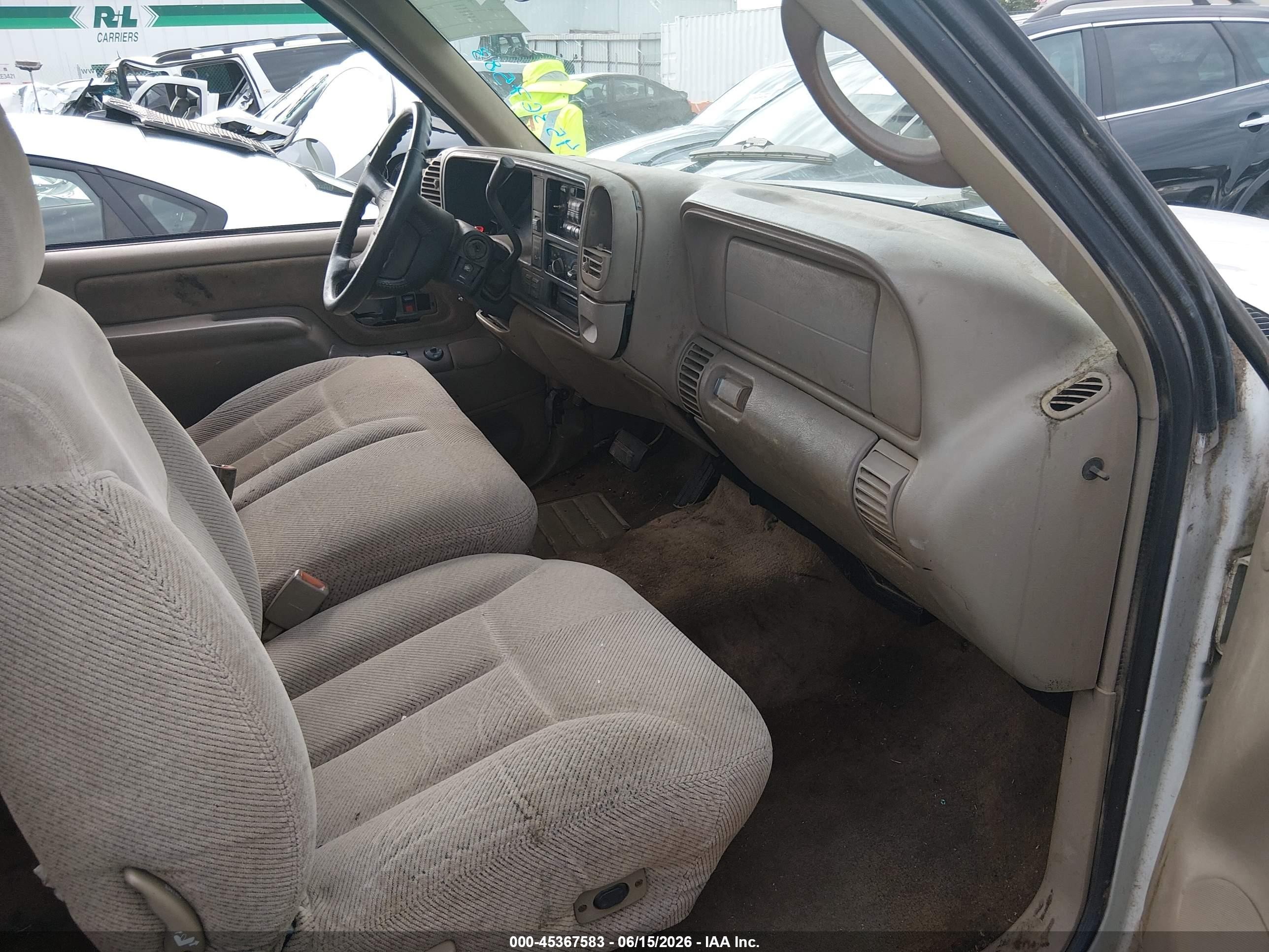 1997 Chevrolet K1500 Fleetside White vin: 2GCEK19R2V1225359