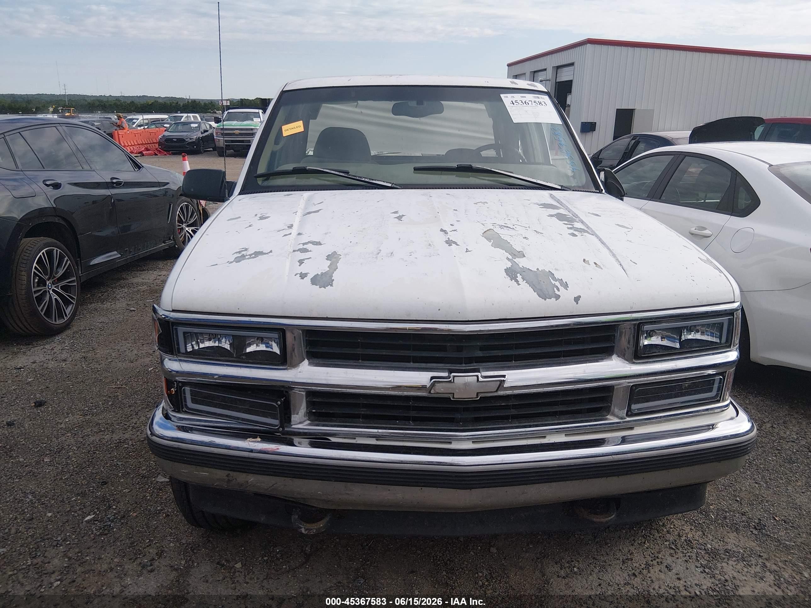 1997 Chevrolet K1500 Fleetside White vin: 2GCEK19R2V1225359