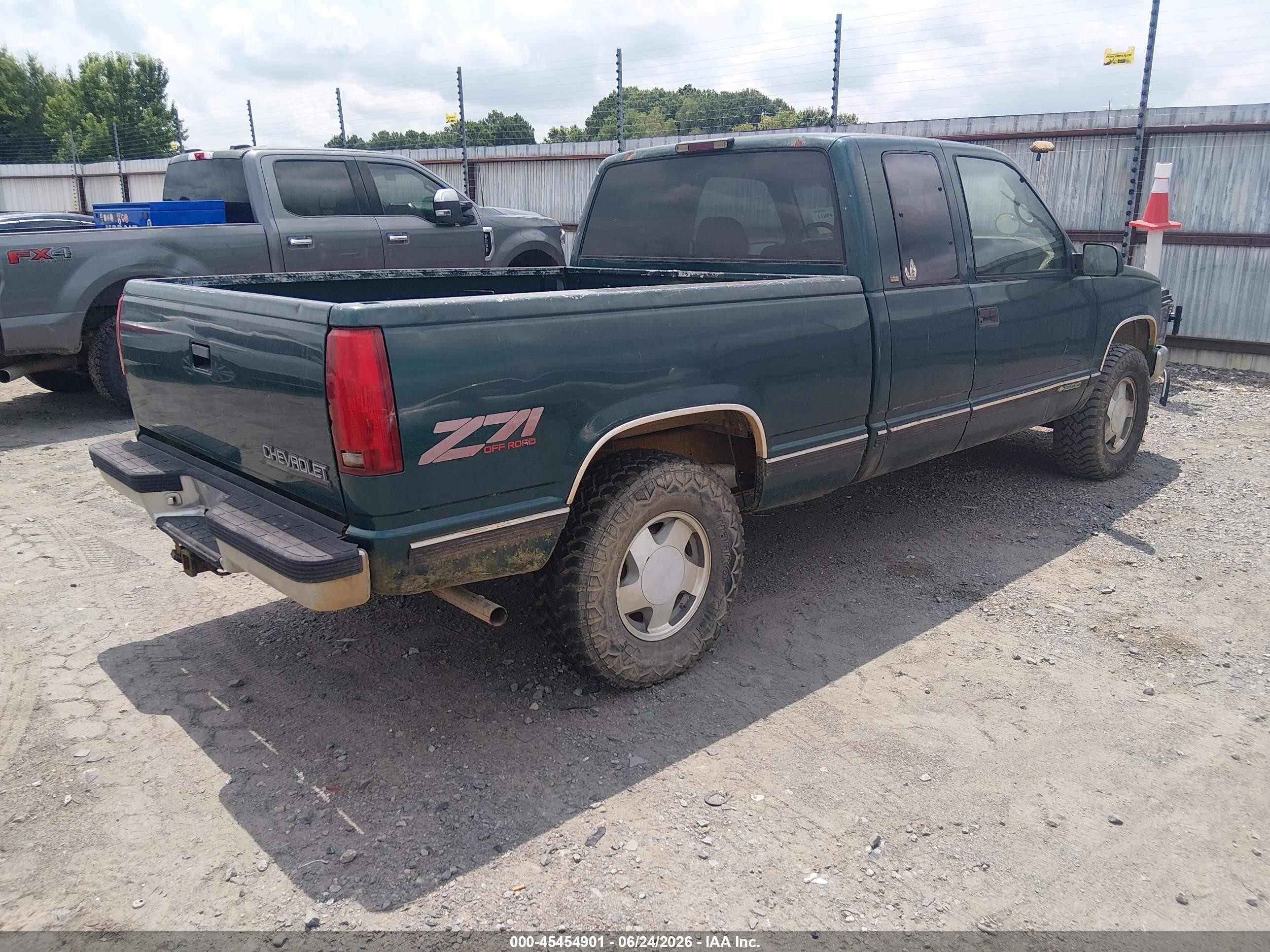 1998 Chevrolet C/k 1500 Fleetside Green vin: 2GCEK19R2W1145321