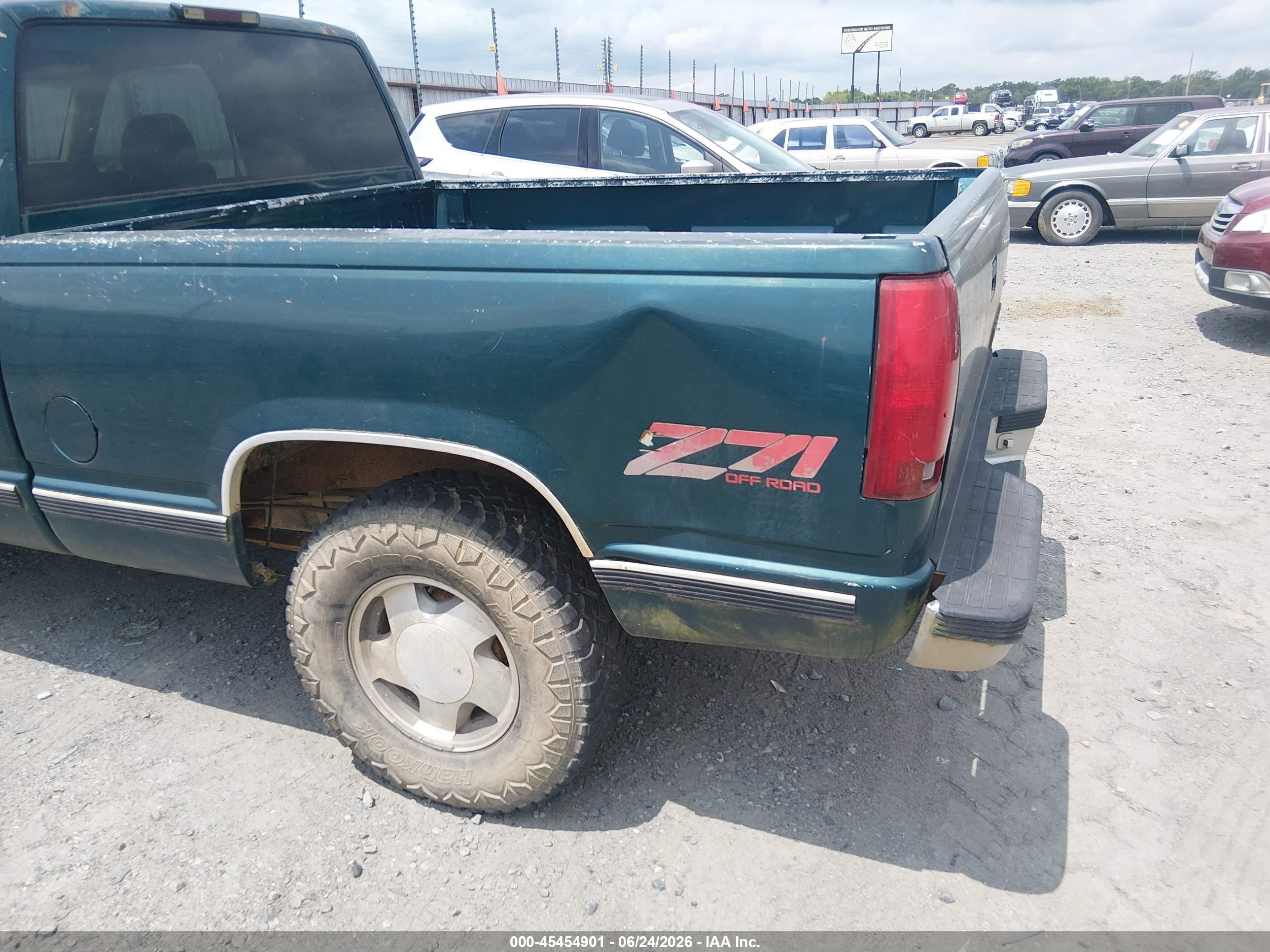 1998 Chevrolet C/k 1500 Fleetside Green vin: 2GCEK19R2W1145321