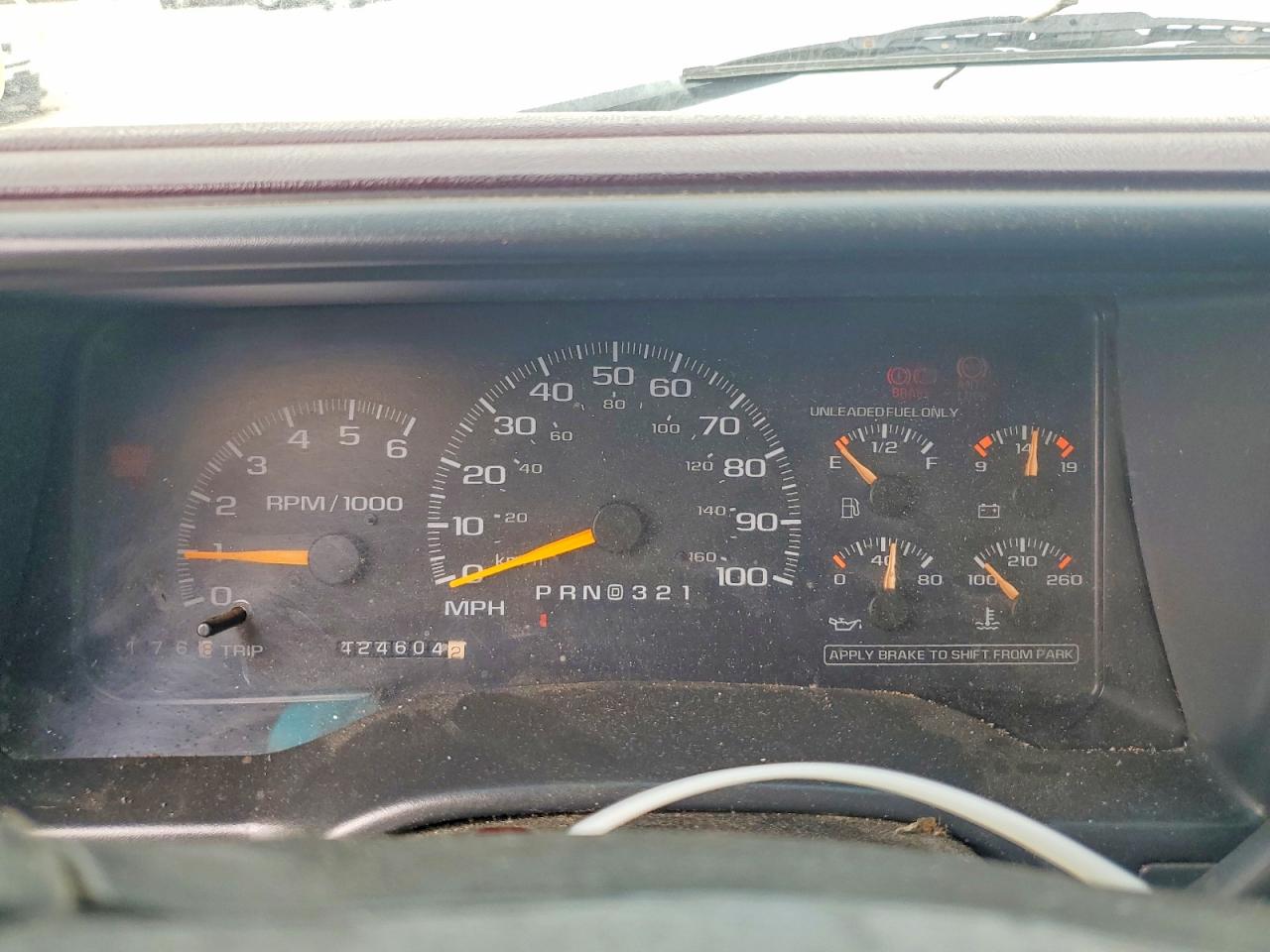 1998 Chevrolet Gmt-400 K1500 White vin: 2GCEK19R2W1174401