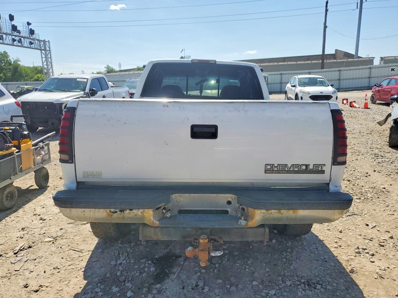 1998 Chevrolet Gmt-400 K1500 White vin: 2GCEK19R2W1174401