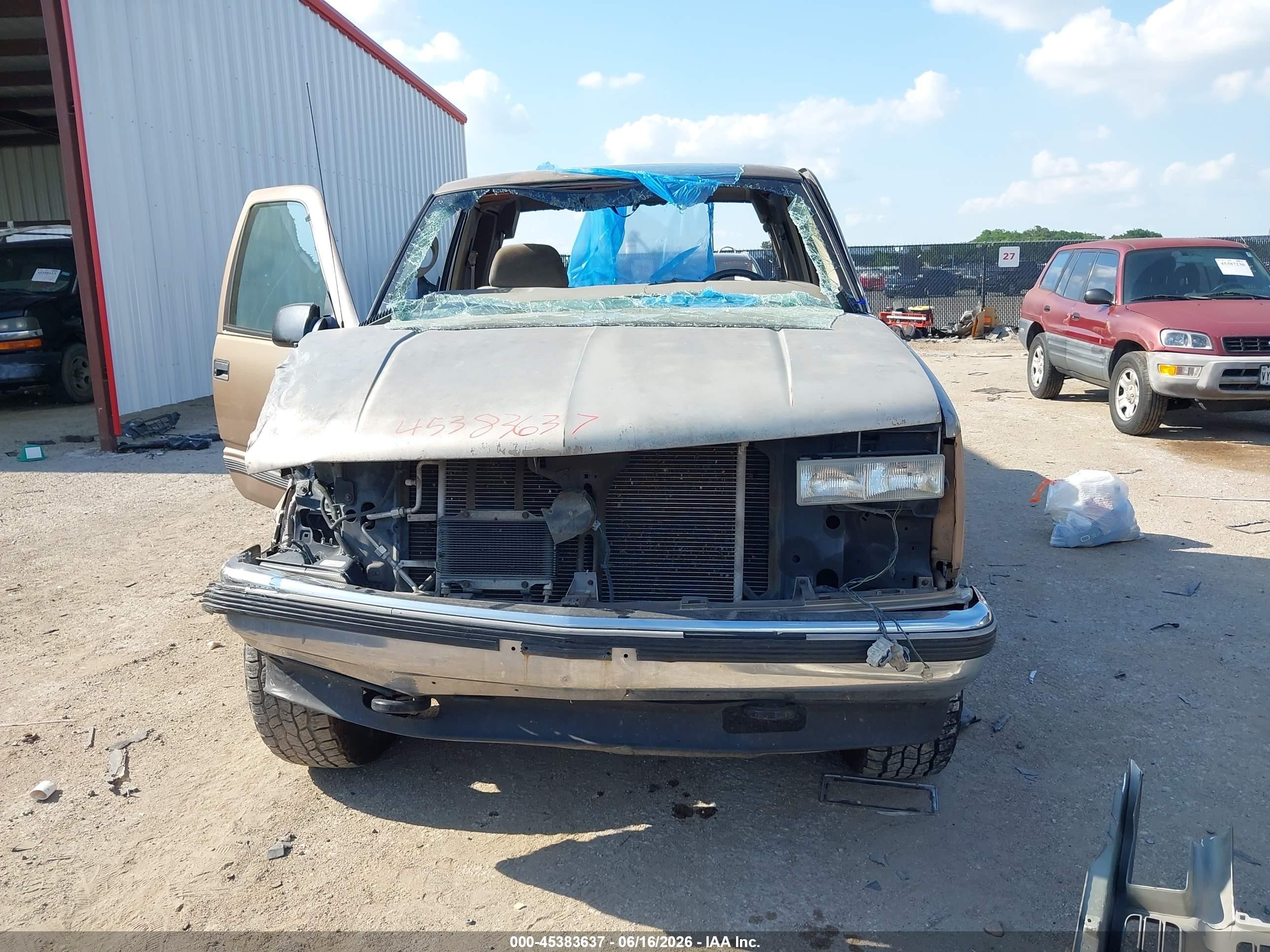 1997 Chevrolet K1500 Fleetside Brown vin: 2GCEK19R3V1241831