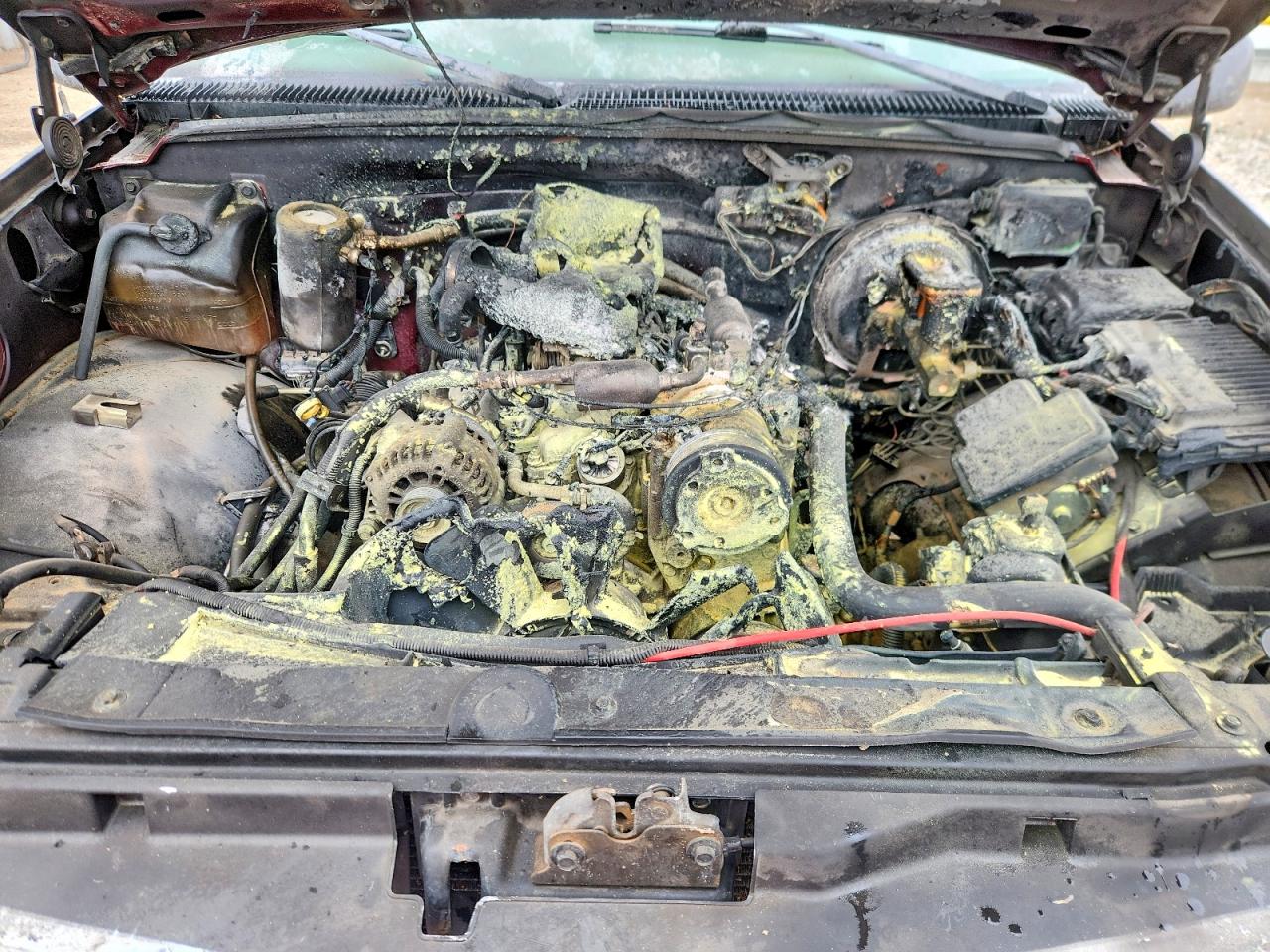 1998 Chevrolet Gmt-400 K1500 Бордовый vin: 2GCEK19R3W1136305