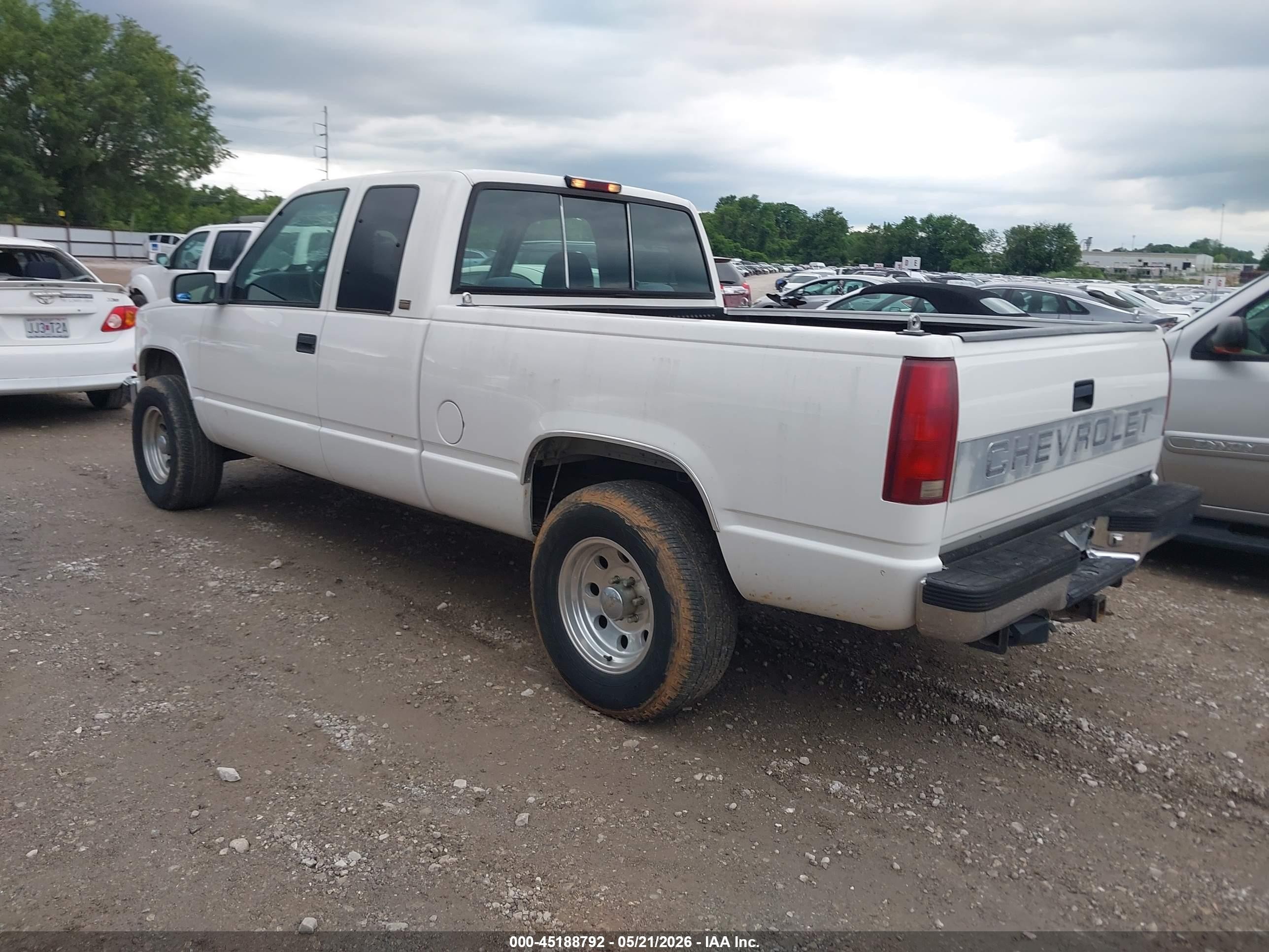 1996 Chevrolet Gmt-400 K1500 White vin: 2GCEK19R4T1128452