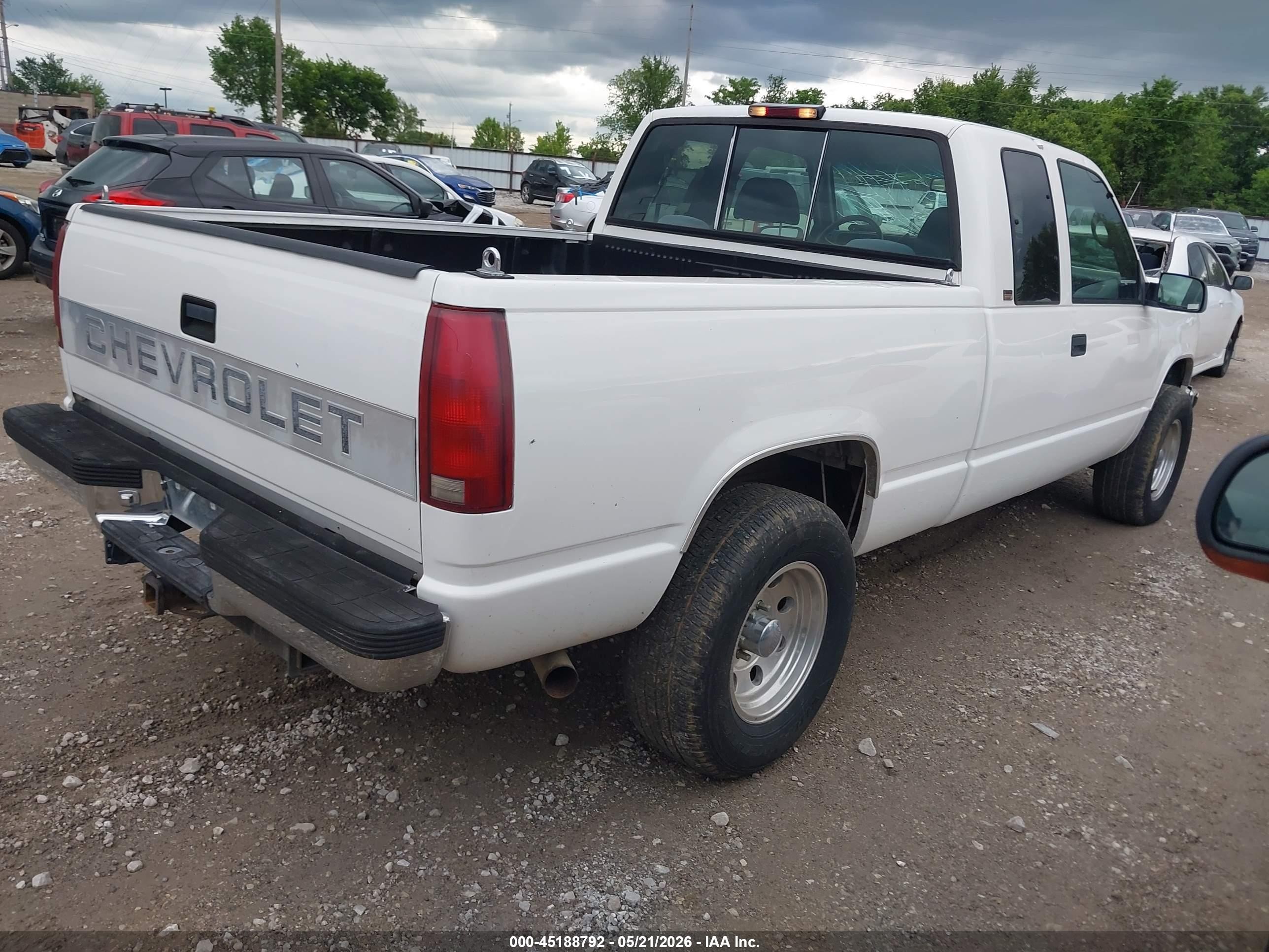 1996 Chevrolet Gmt-400 K1500 White vin: 2GCEK19R4T1128452
