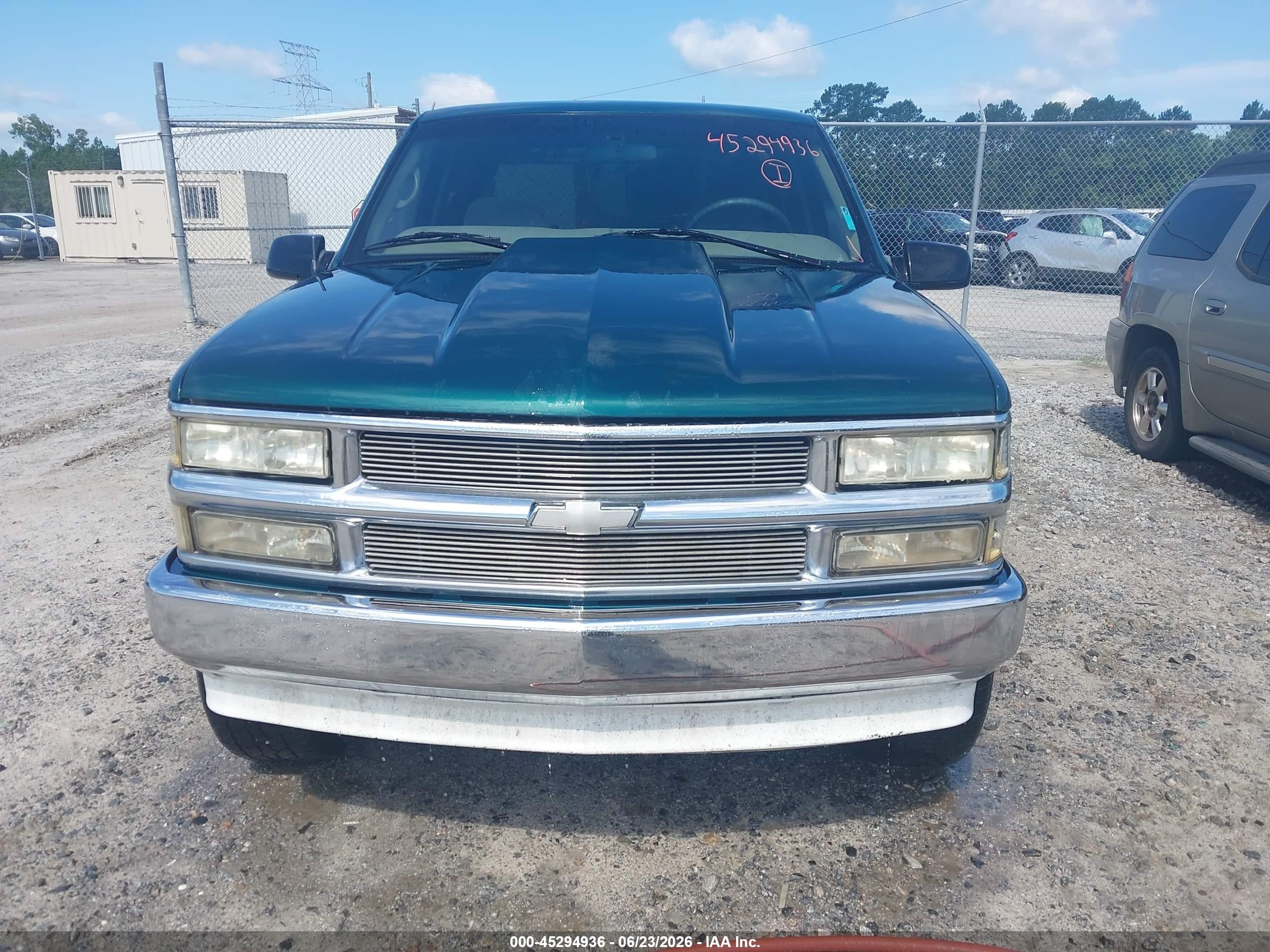 1997 Chevrolet K1500 Fleetside Green vin: 2GCEK19R4V1182918