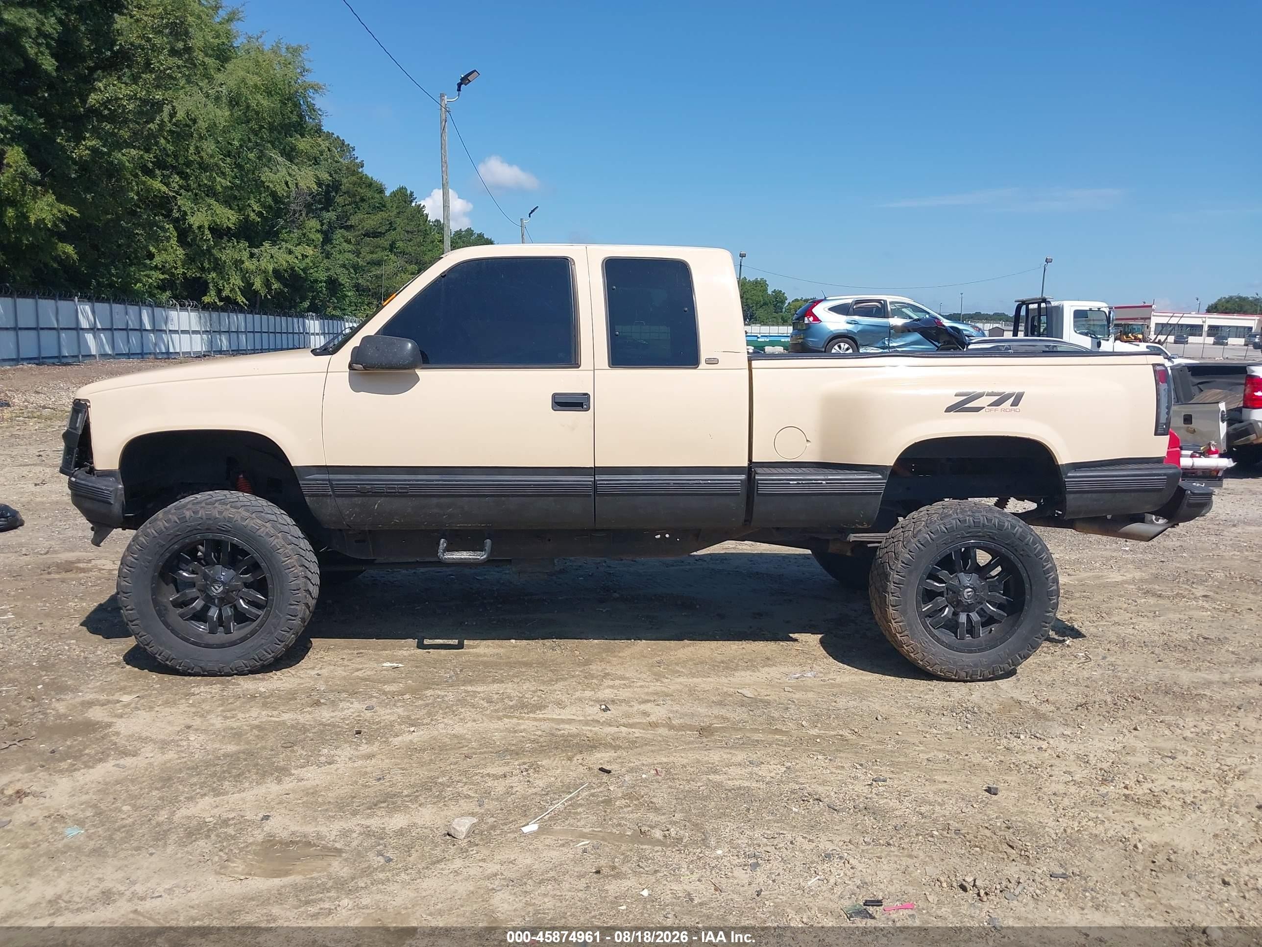 1997 Chevrolet K1500 Sportside Beige vin: 2GCEK19R4V1250232