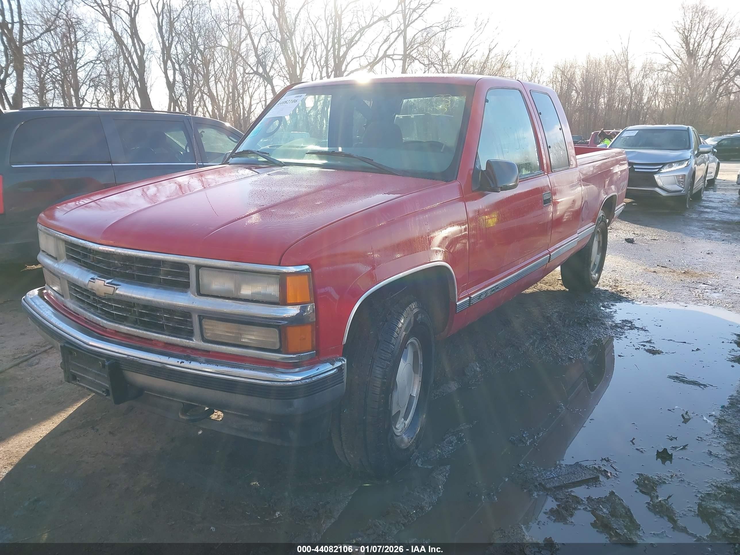 1998 Chevrolet K1500 Fleetside Красный vin: 2GCEK19R4W1143067