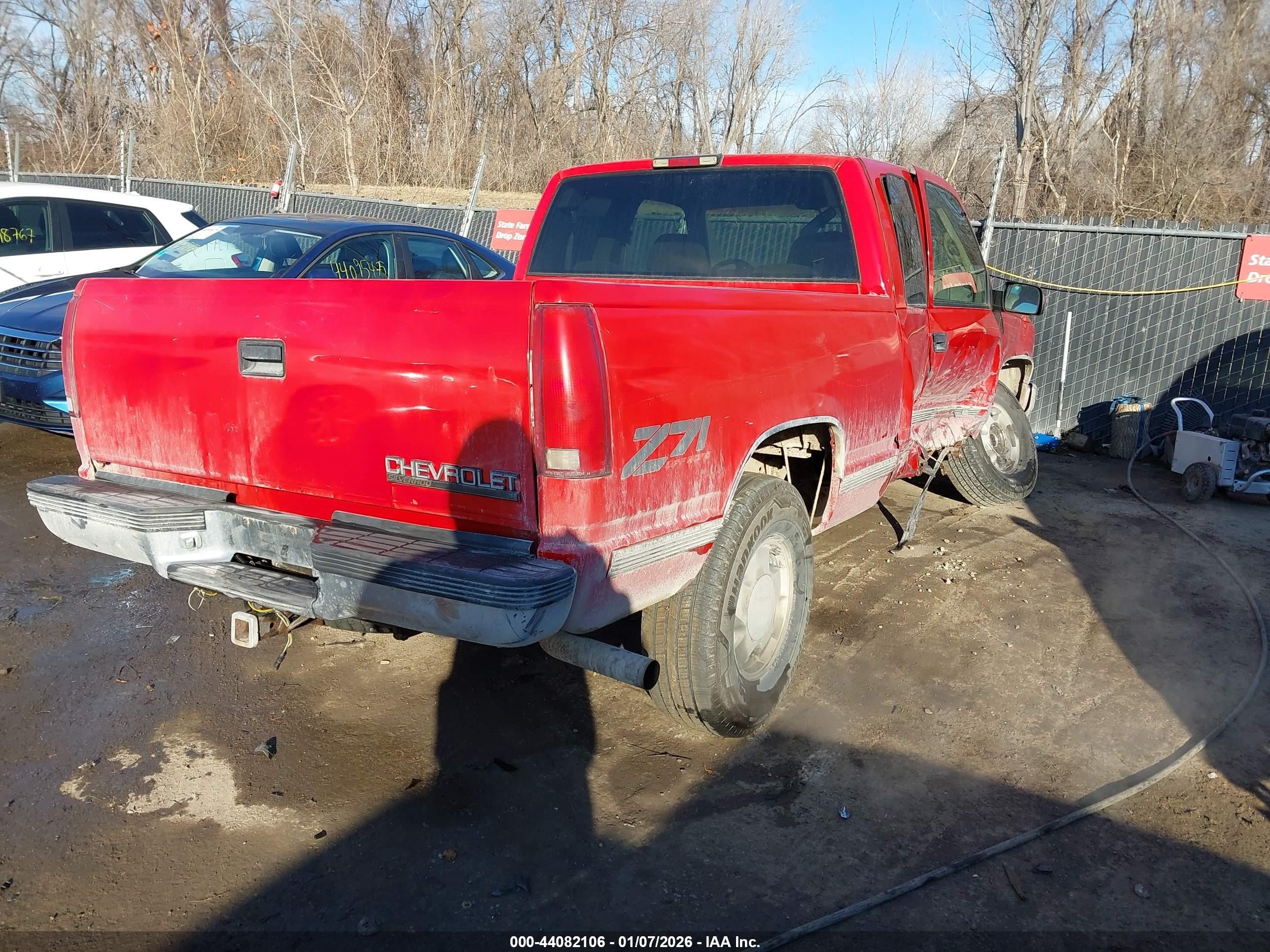 1998 Chevrolet K1500 Fleetside Красный vin: 2GCEK19R4W1143067
