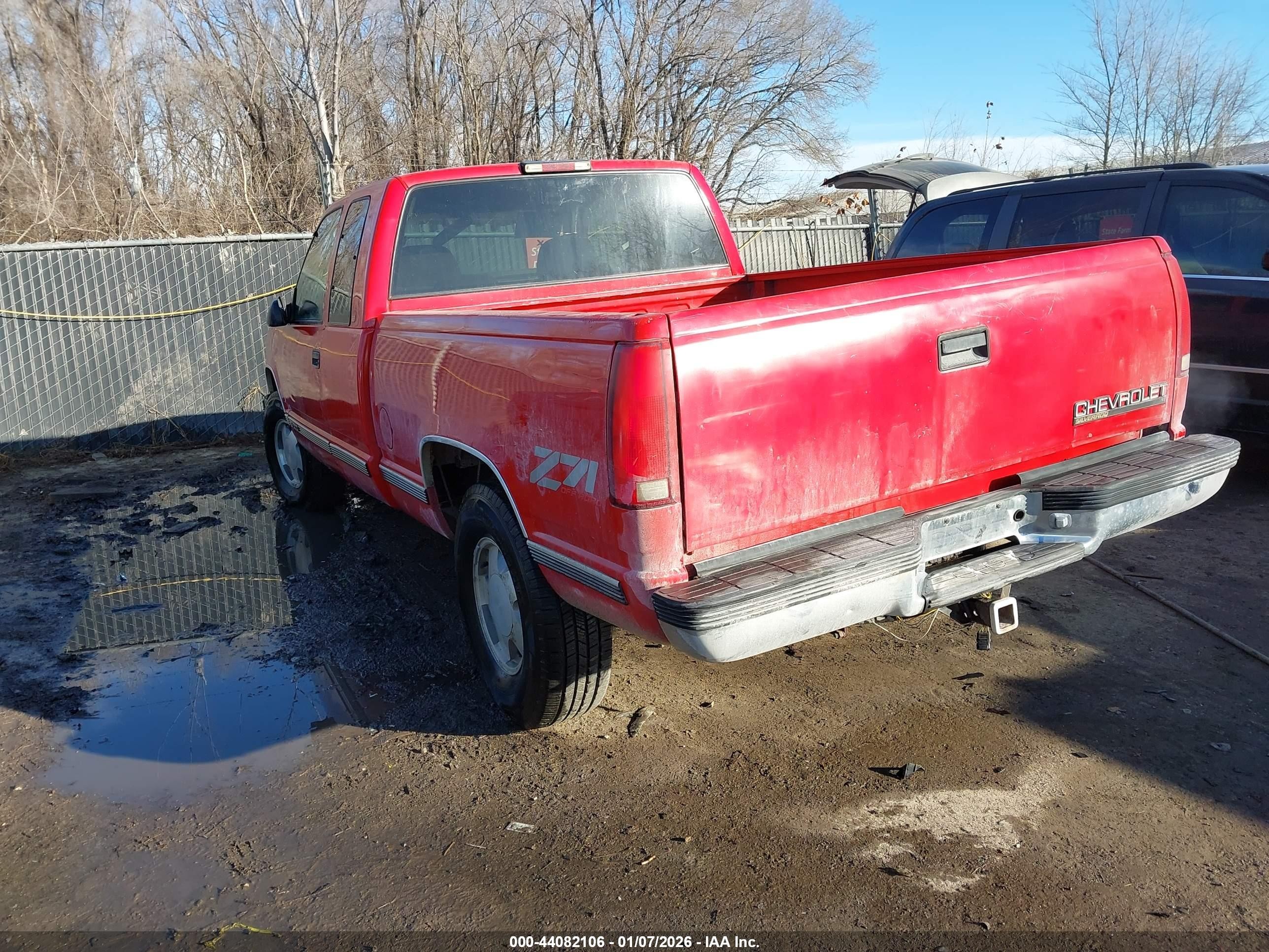 1998 Chevrolet K1500 Fleetside Красный vin: 2GCEK19R4W1143067