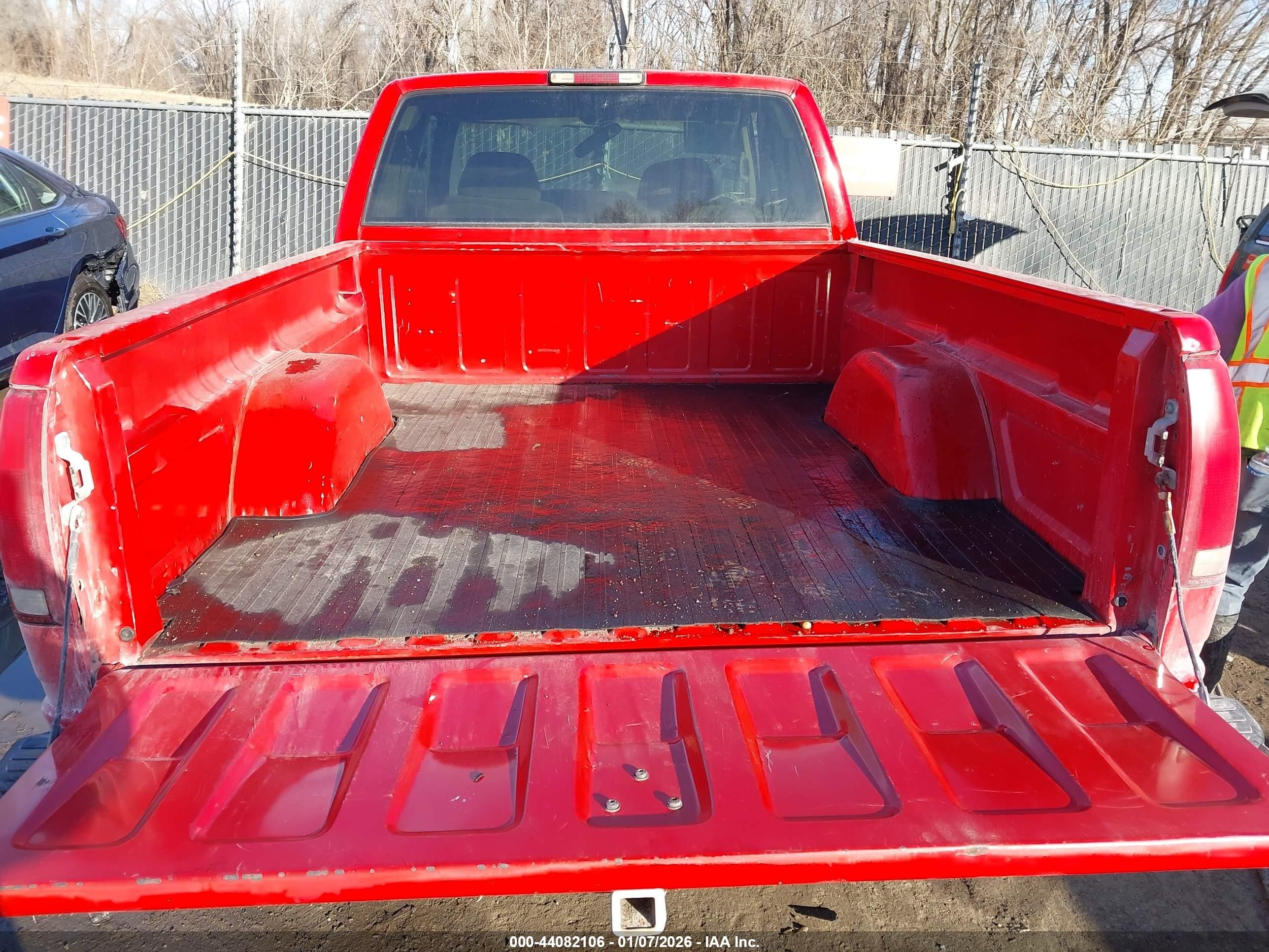 1998 Chevrolet K1500 Fleetside Красный vin: 2GCEK19R4W1143067