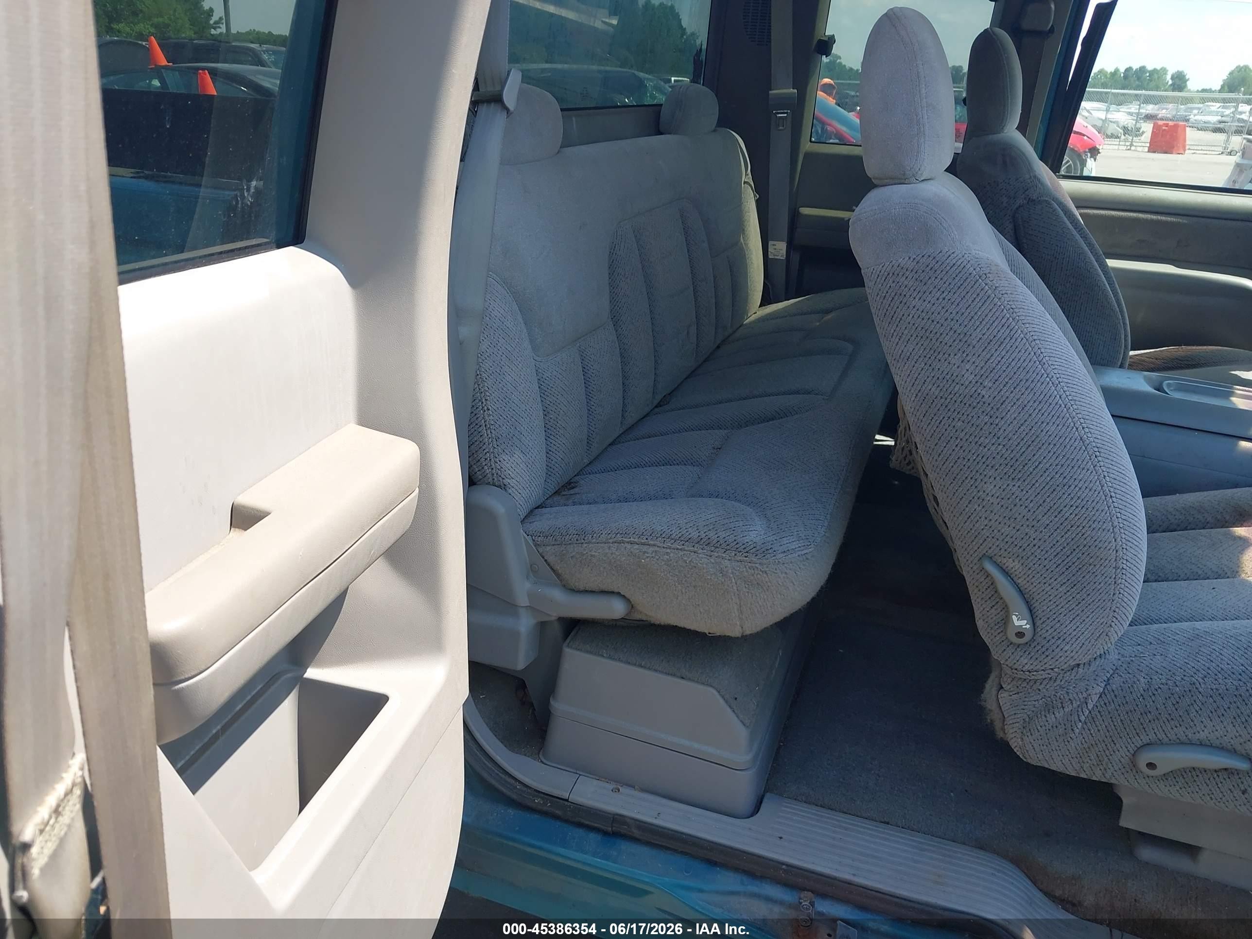 1997 Chevrolet K1500 Fleetside Бирюзовый vin: 2GCEK19R5V1129502