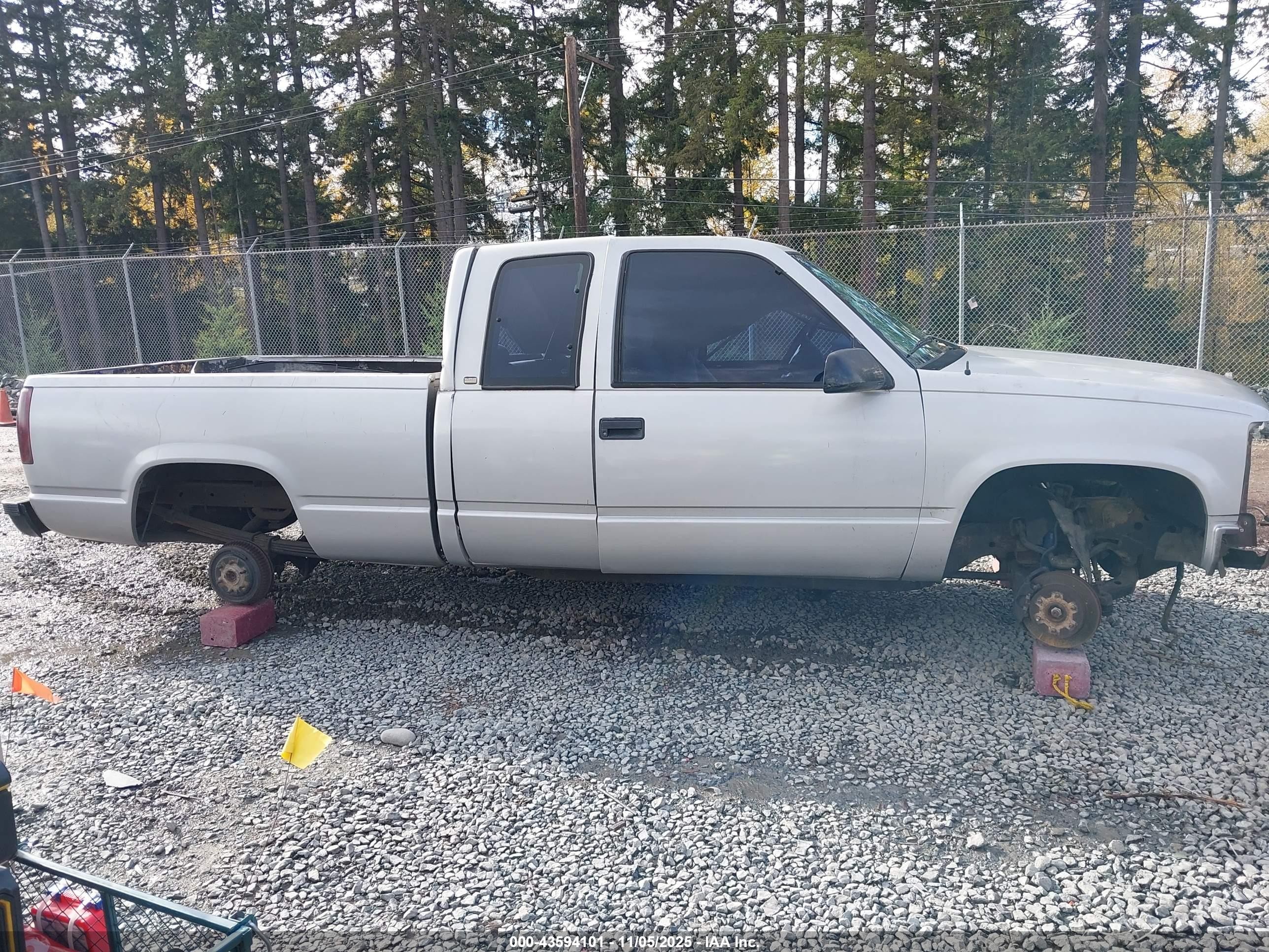 1997 Chevrolet K1500 Fleetside Tan vin: 2GCEK19R5V1211794