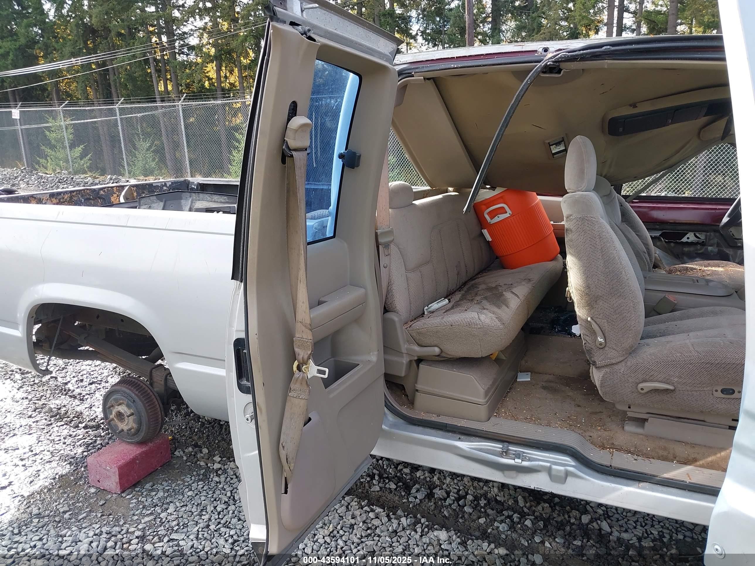 1997 Chevrolet K1500 Fleetside Tan vin: 2GCEK19R5V1211794