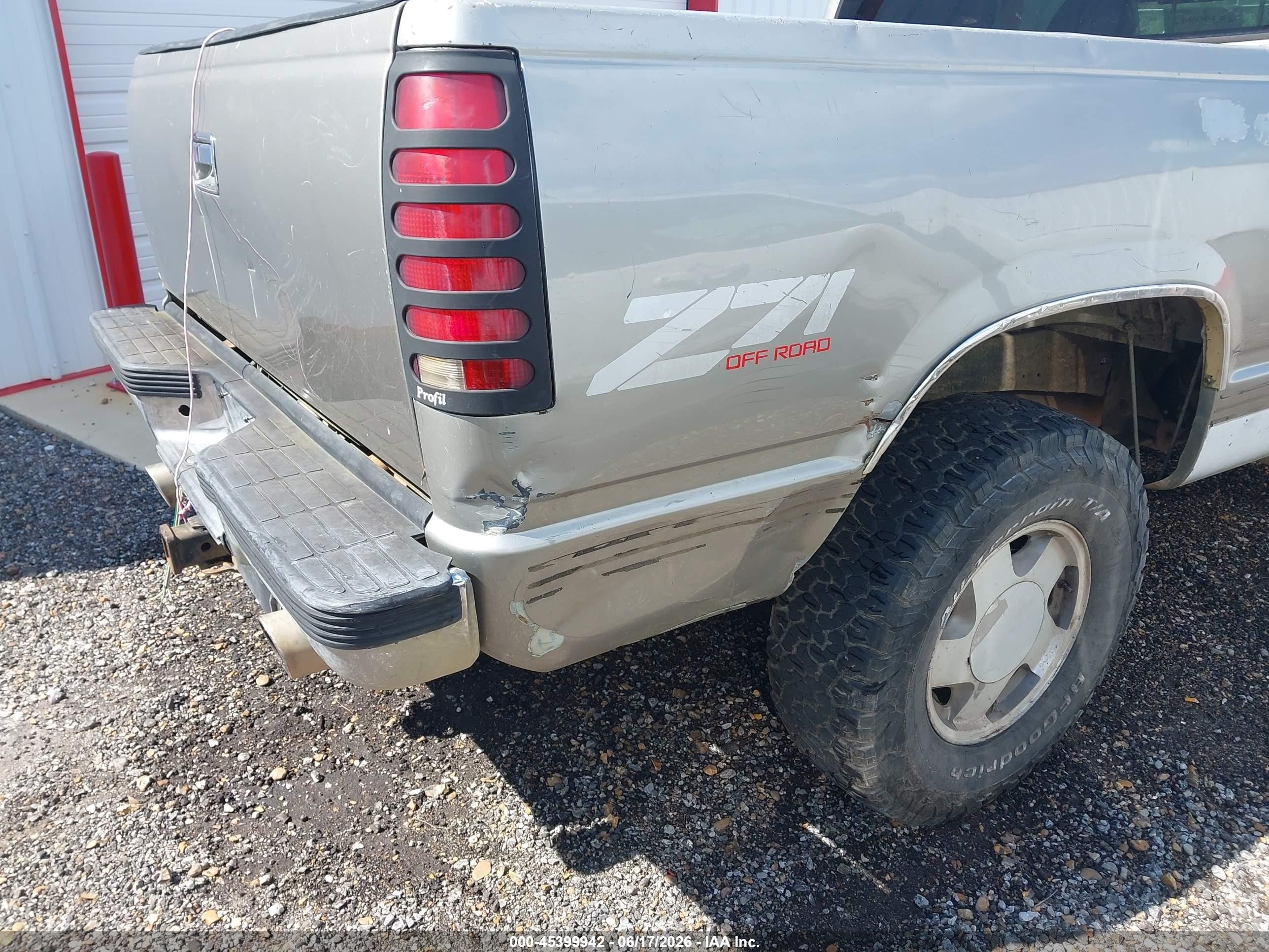 1998 Chevrolet K1500 Fleetside Gray vin: 2GCEK19R5W1168608