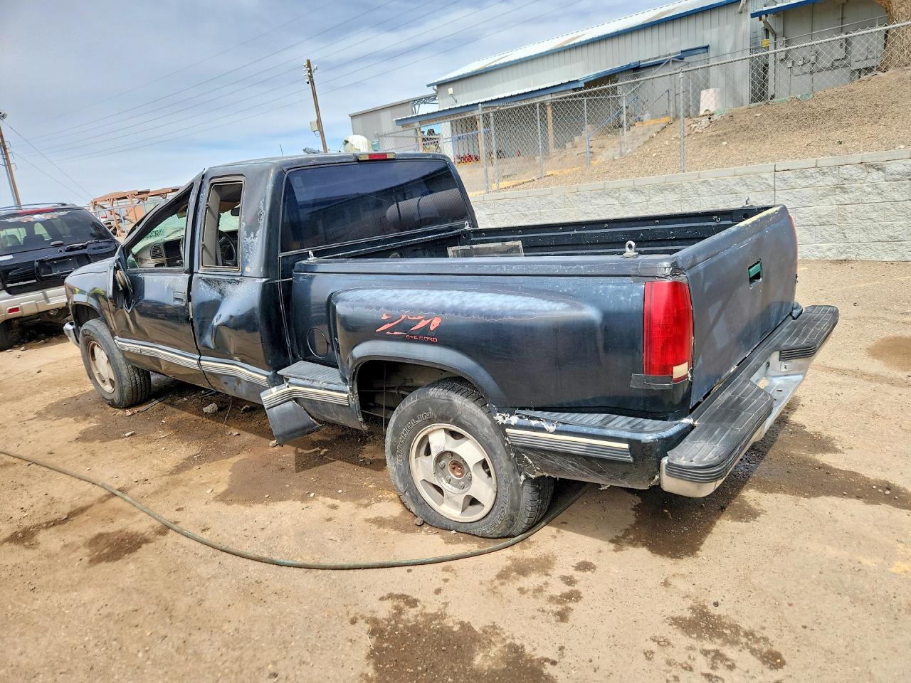 1998 Chevrolet Gmt-400 K1500 Black vin: 2GCEK19R5W1273049
