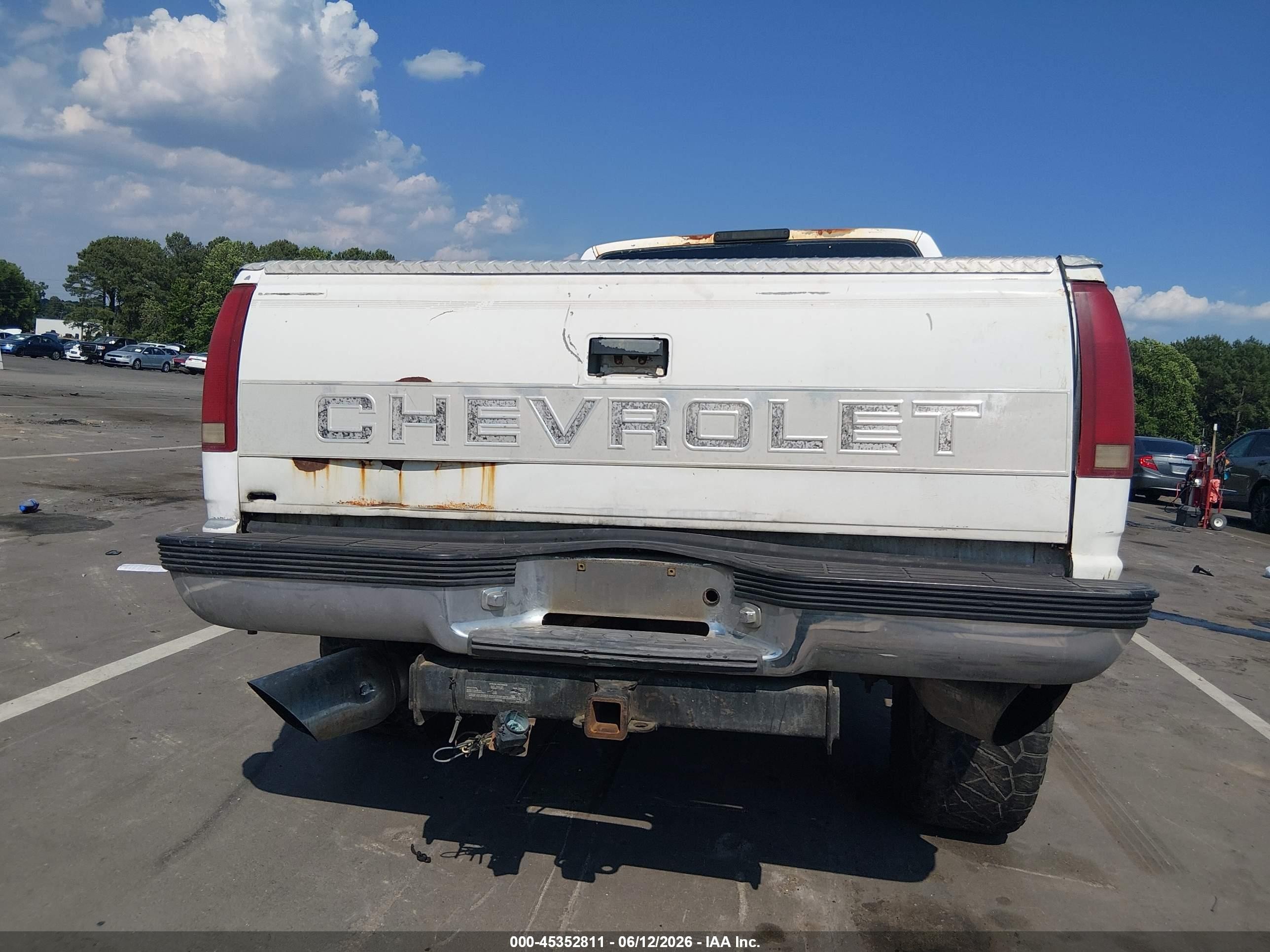1997 Chevrolet K1500 Fleetside White vin: 2GCEK19R6V1146292
