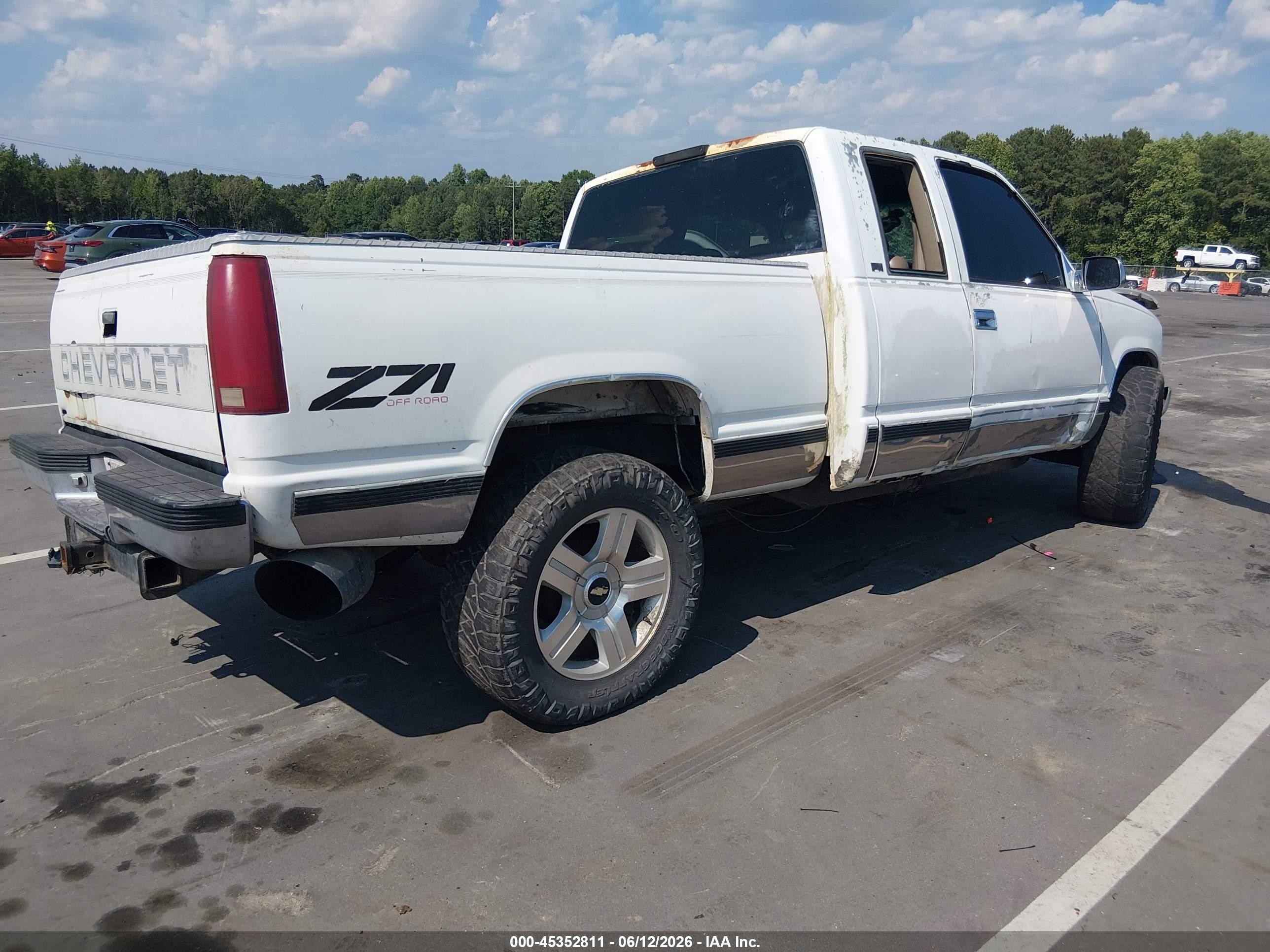1997 Chevrolet K1500 Fleetside White vin: 2GCEK19R6V1146292