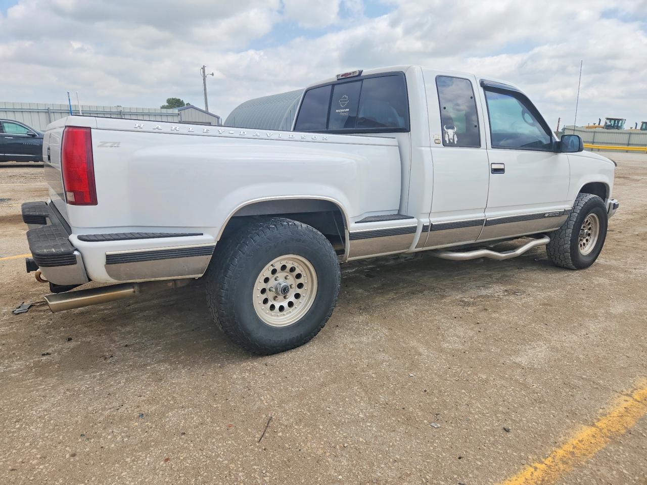 1997 Chevrolet Gmt-400 K1500 White vin: 2GCEK19R6V1235036