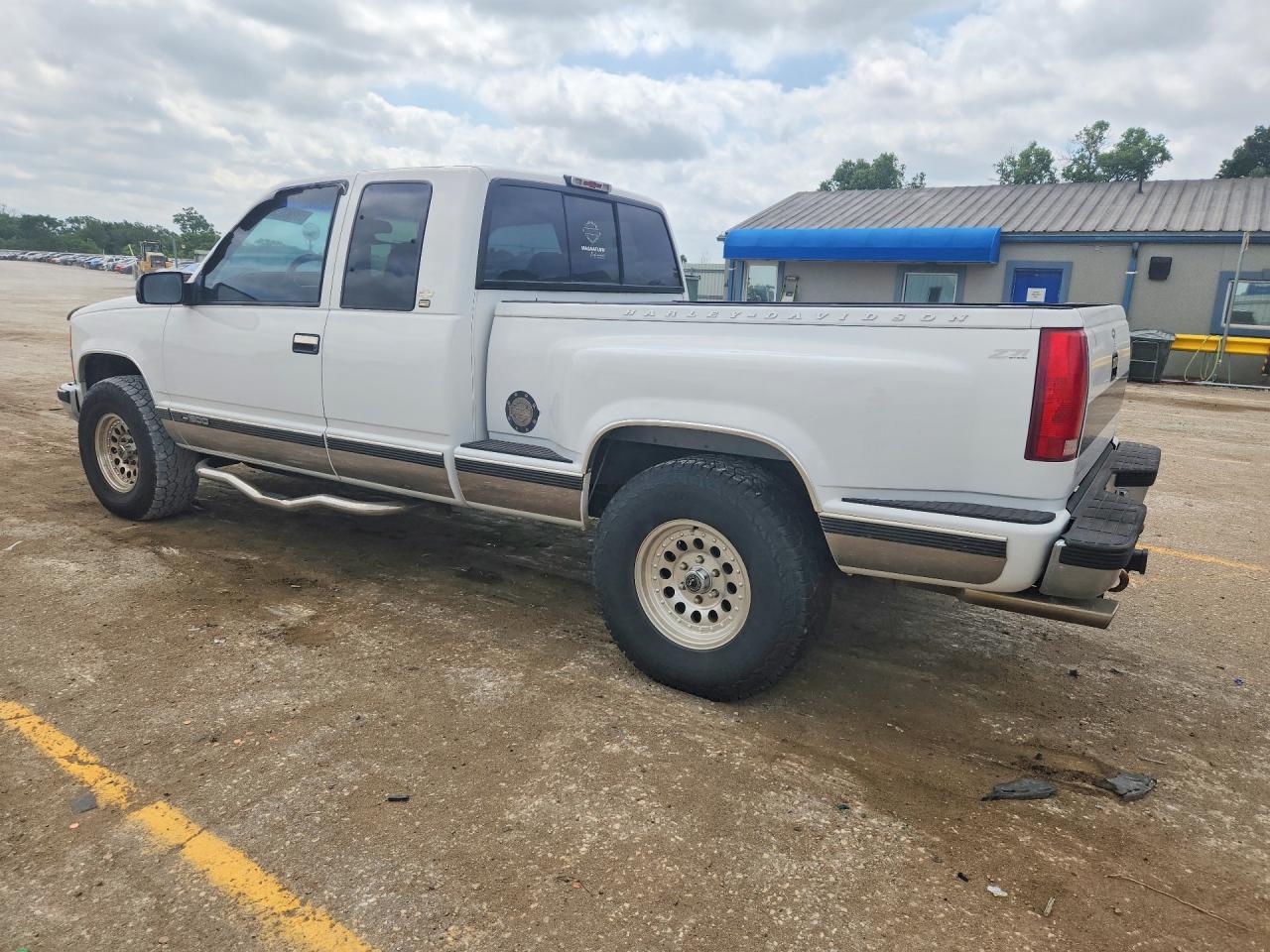 1997 Chevrolet Gmt-400 K1500 White vin: 2GCEK19R6V1235036