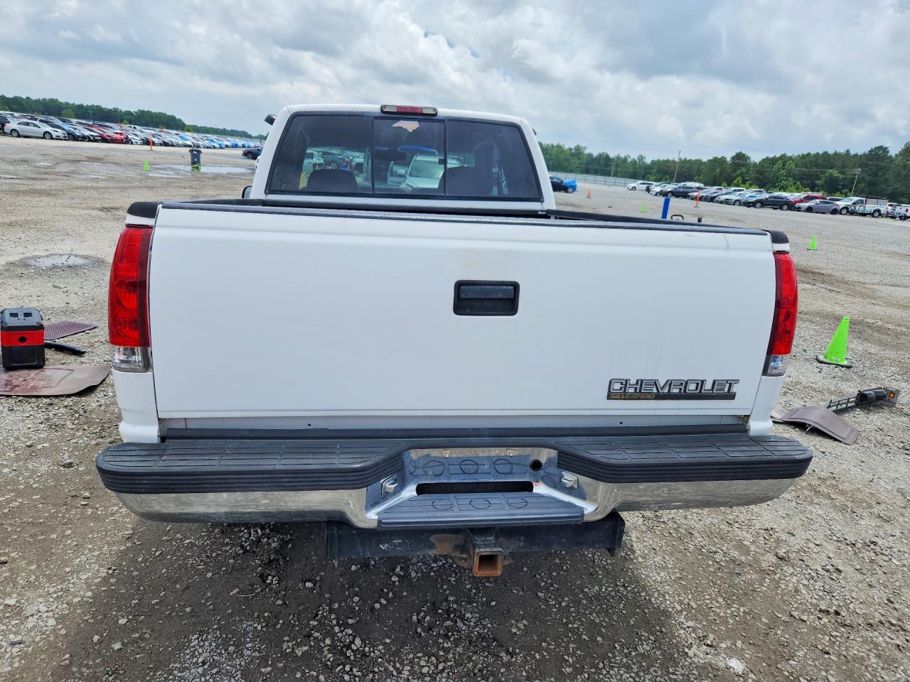 1998 Chevrolet Gmt-400 K1500 White vin: 2GCEK19R6W1221378