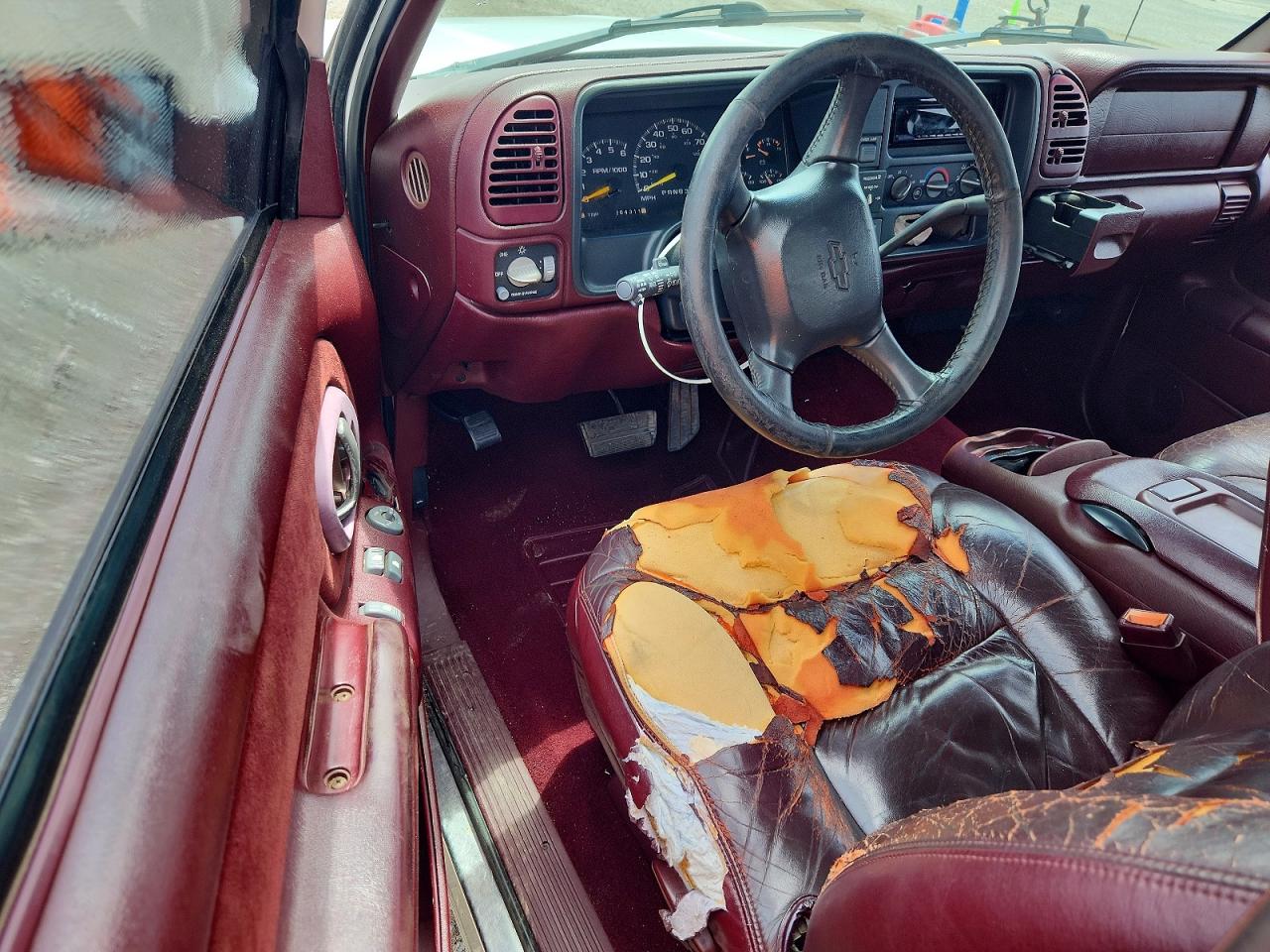 1998 Chevrolet Gmt-400 K1500 White vin: 2GCEK19R6W1221378