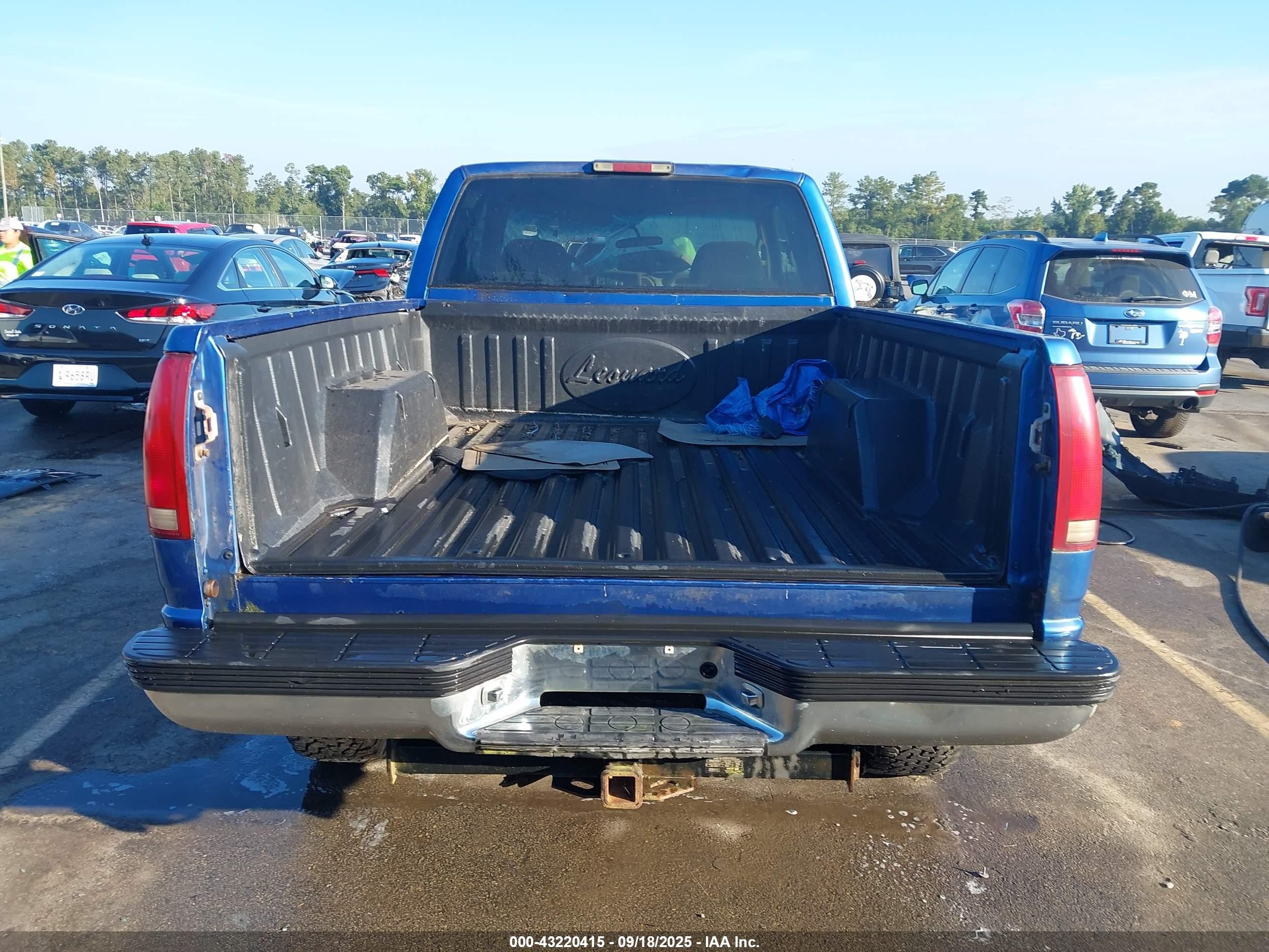 1997 Chevrolet K1500 Fleetside Blue vin: 2GCEK19R8V1125041