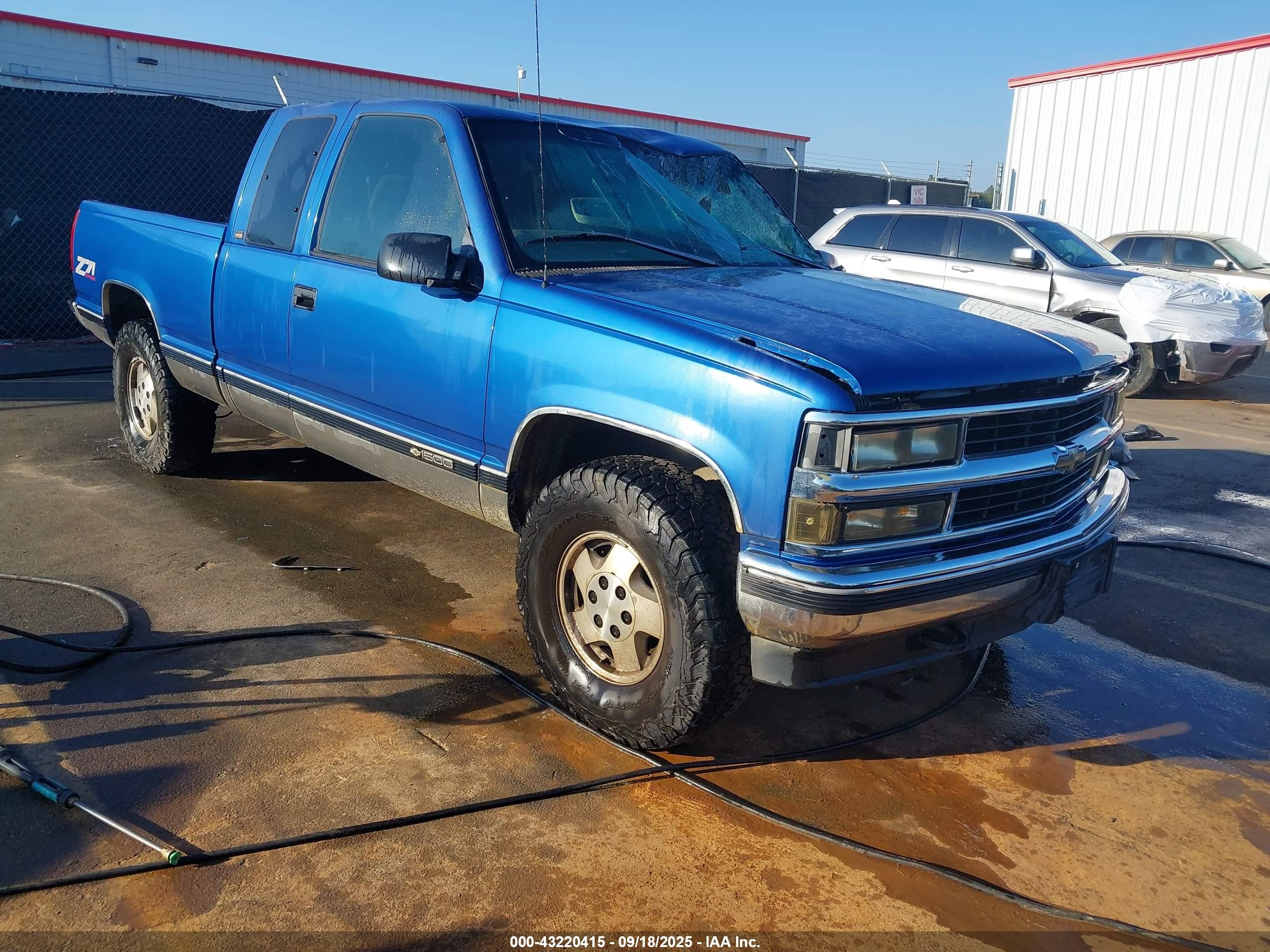1997 Chevrolet K1500 Fleetside Blue vin: 2GCEK19R8V1125041