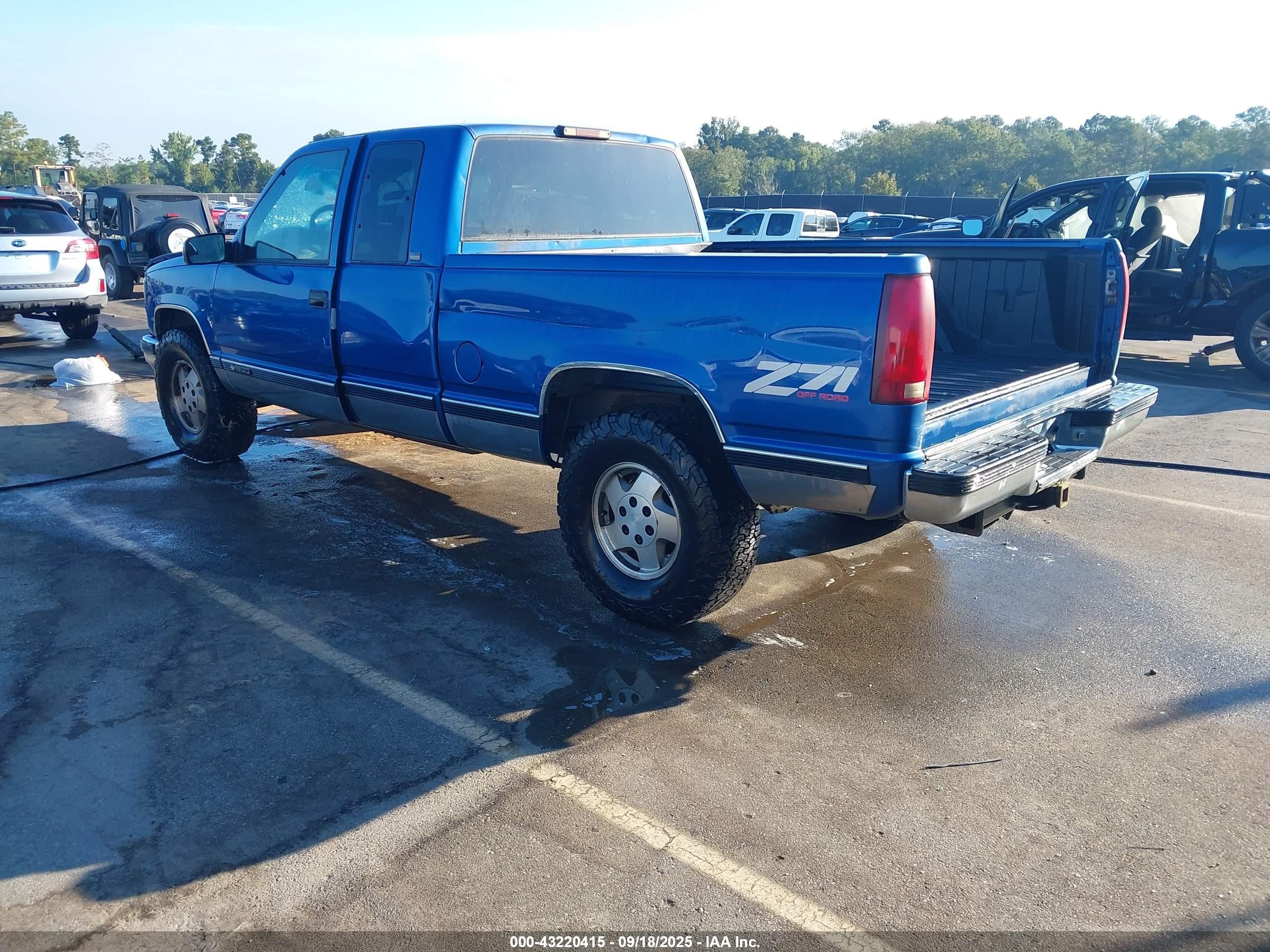 1997 Chevrolet K1500 Fleetside Blue vin: 2GCEK19R8V1125041
