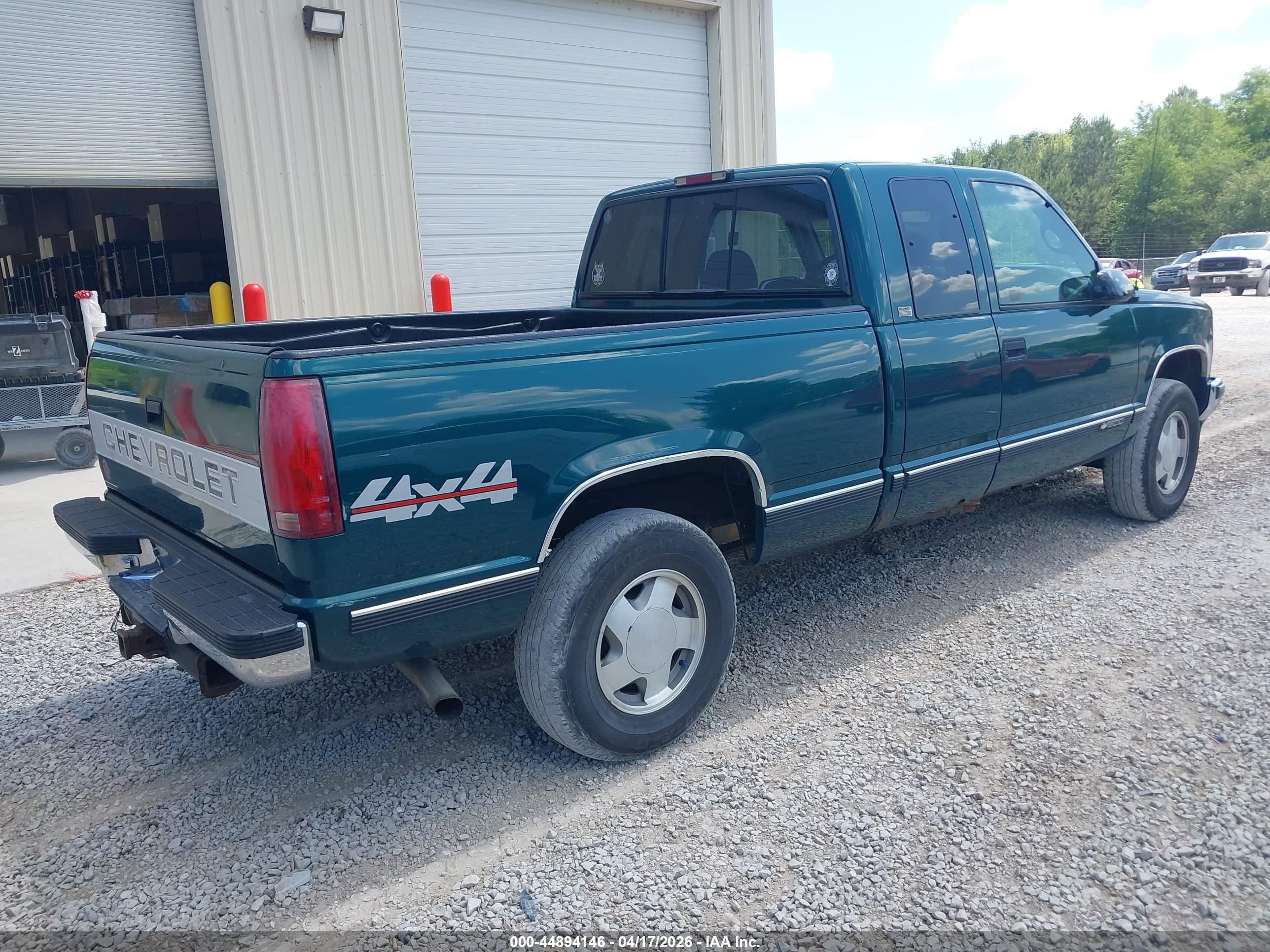 1997 Chevrolet K1500 Fleetside Зеленый vin: 2GCEK19R8V1162140